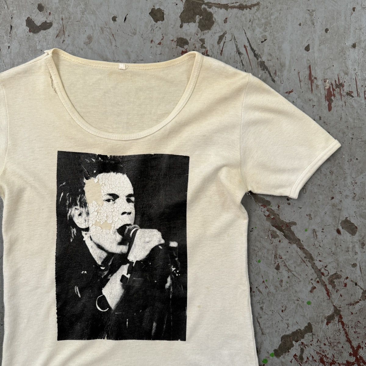 Band Tees × Vintage Vintage 80’s John Lydon/Sex Pistols thrashed T-shirt Size US S / EU 44-46 / 1 - 4 Thumbnail