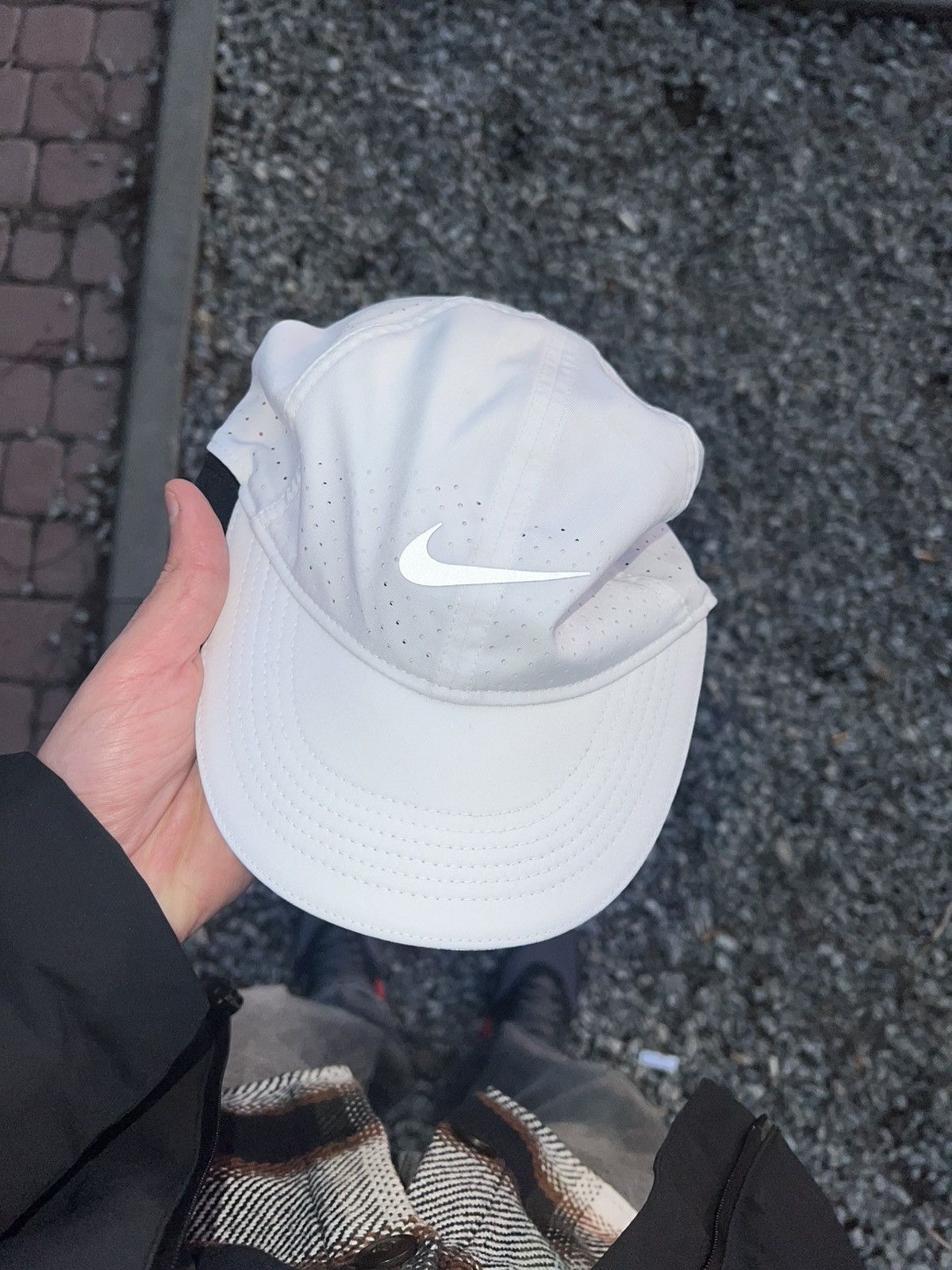 Nike VINTAGE NIKE FEATHERLIGHT REFLECTIVE CAP DRILL Y2K CASUAL Size ONE SIZE - 1 Thumbnail