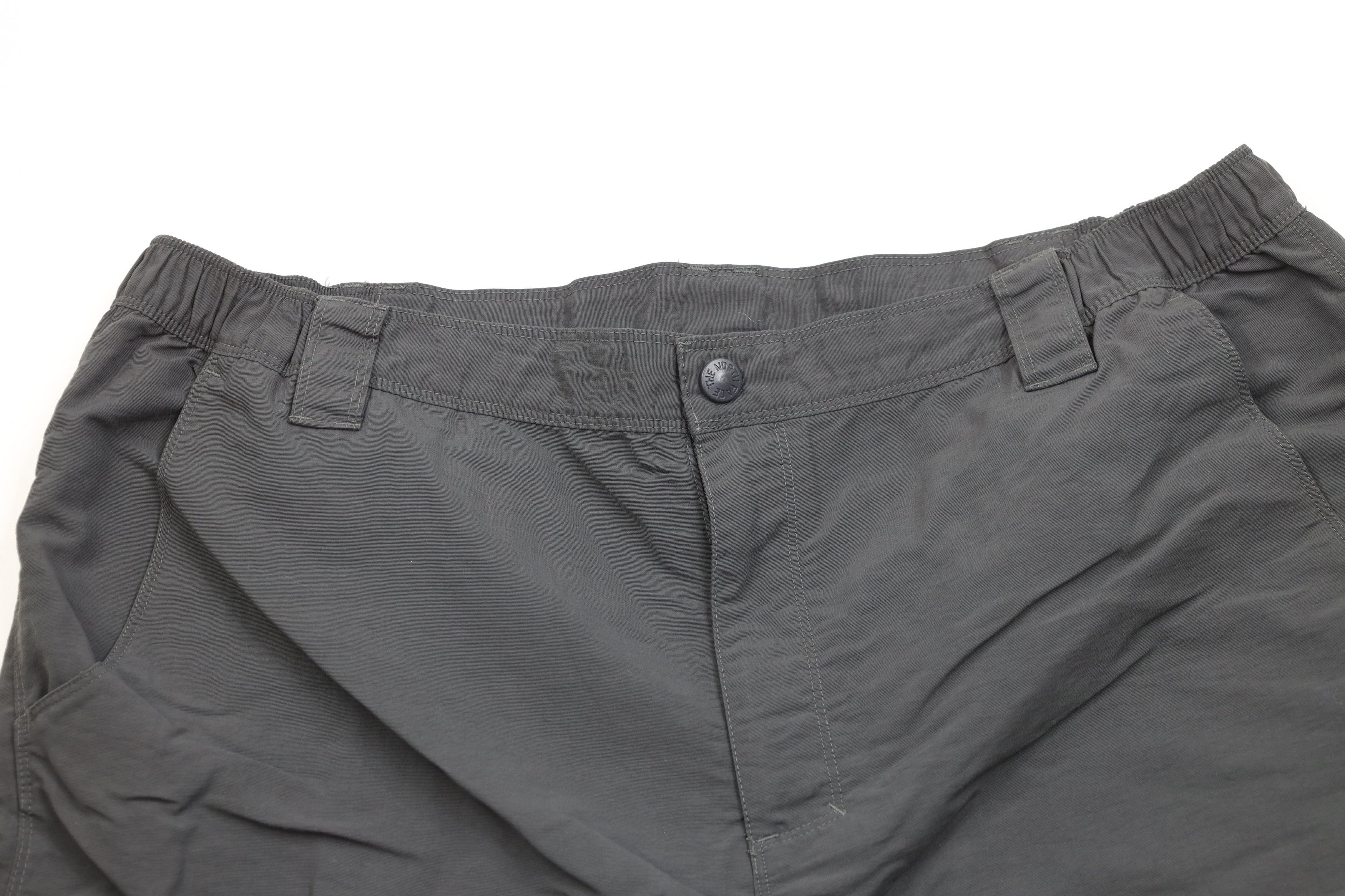 The North Face × Vintage Vintage The North Face Trekking Cargo Shorts Dark Gray Size US 36 / EU 52 - 2 Thumbnail