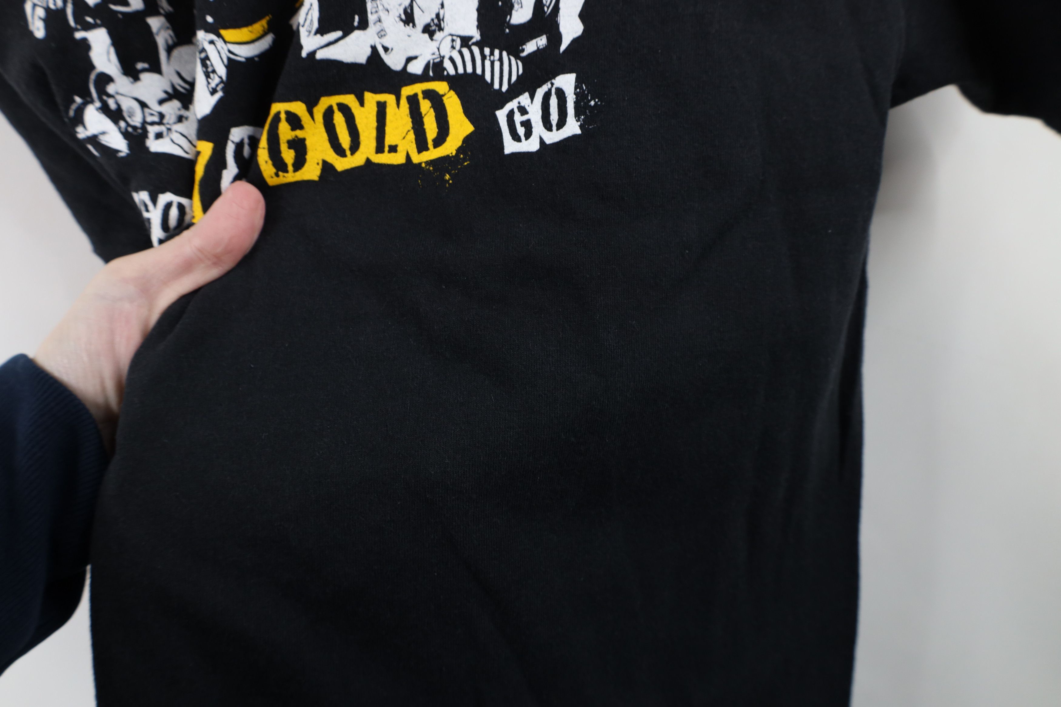 Vintage Vintage 90s Black and Gold Go Dropkick Murphys Band T-Shirt Size US XL / EU 56 / 4 - 5 Thumbnail