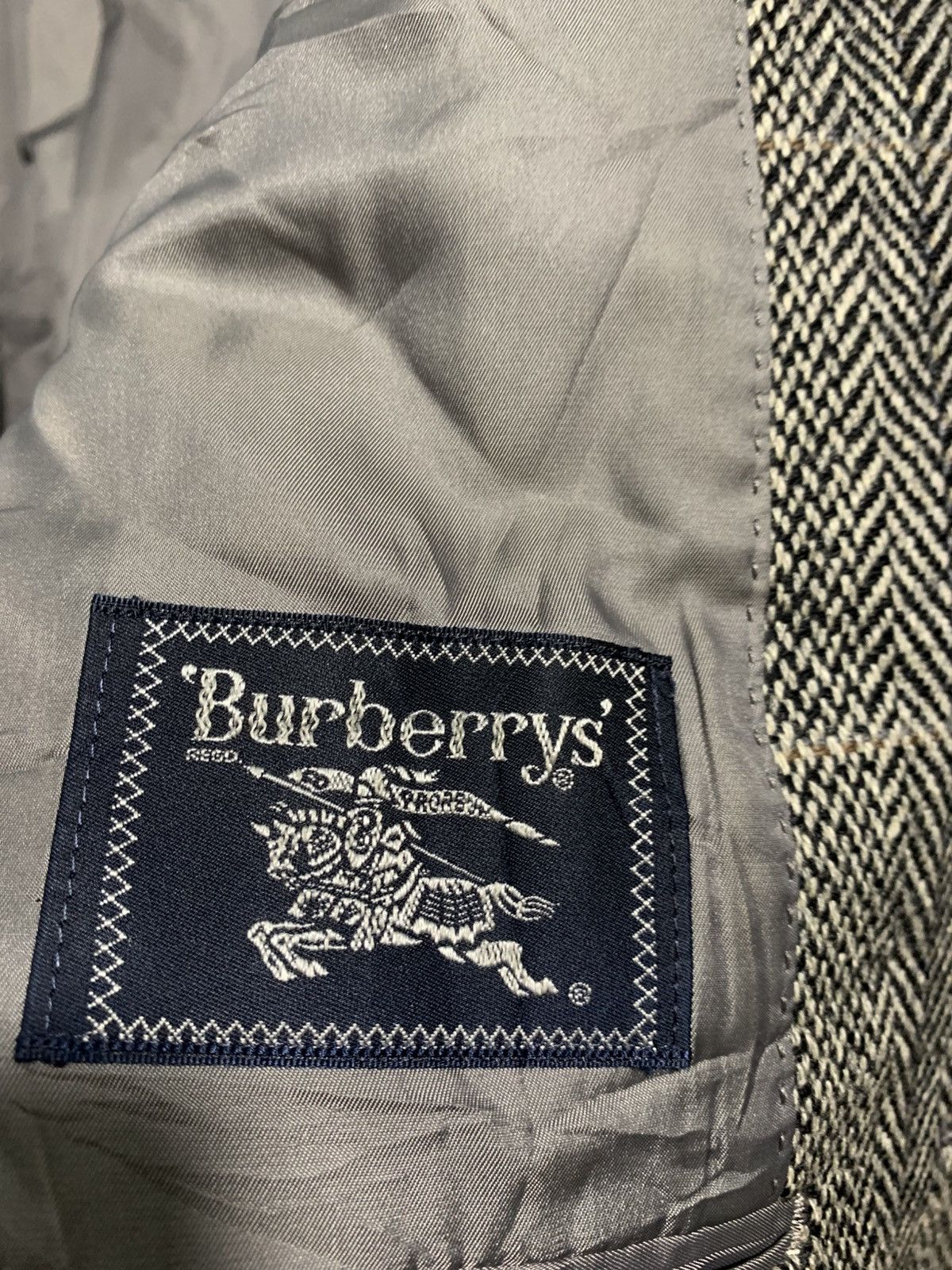 Burberry 🔥Vintage Burberry men's gray herringbone wool tweed Size US M / EU 48-50 / 2 - 7 Thumbnail