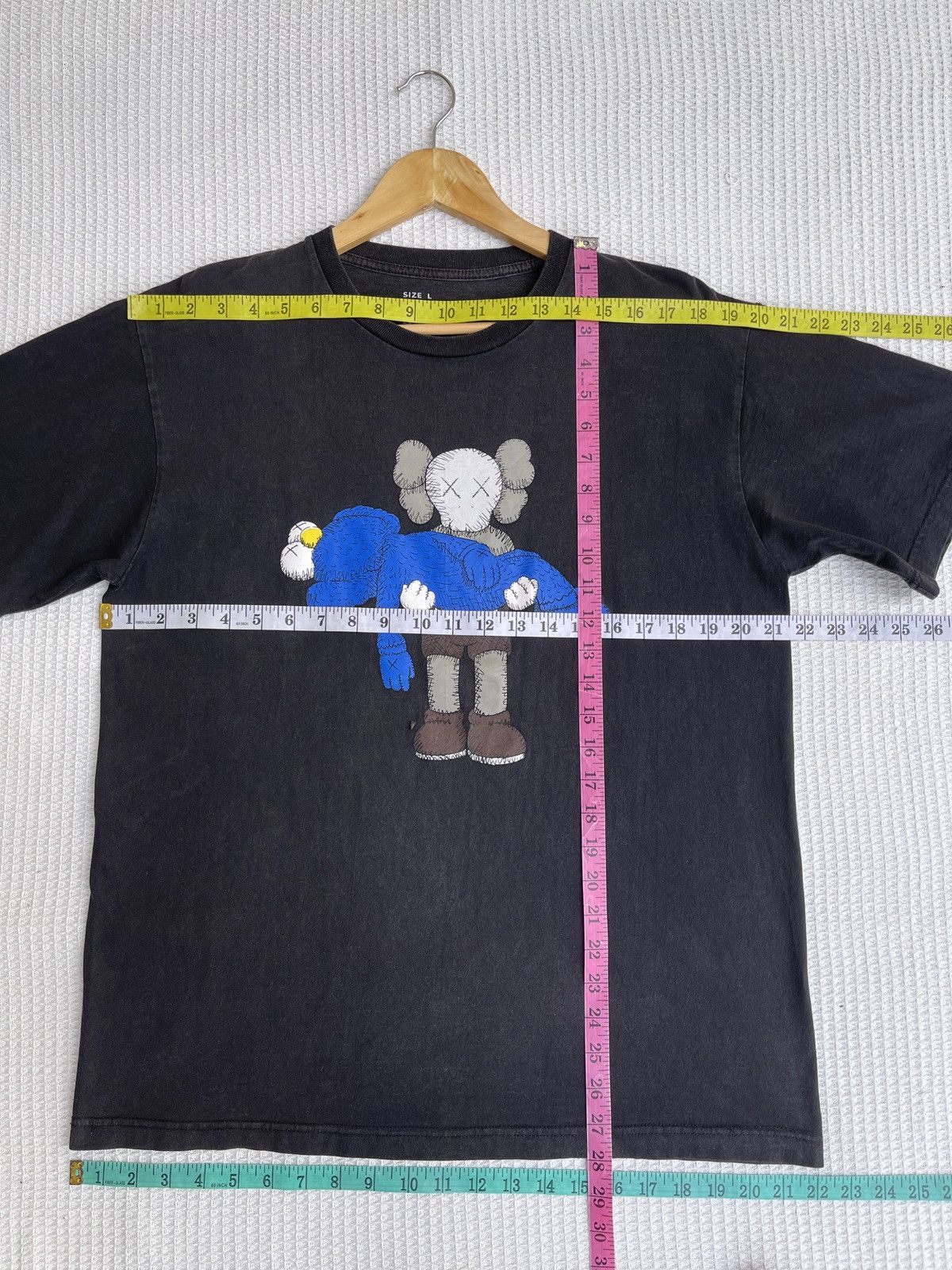Kaws Last Drop🔥Rare🔥Sun Faded KAWS T Shirt Size US L / EU 52-54 / 3 - 6 Thumbnail