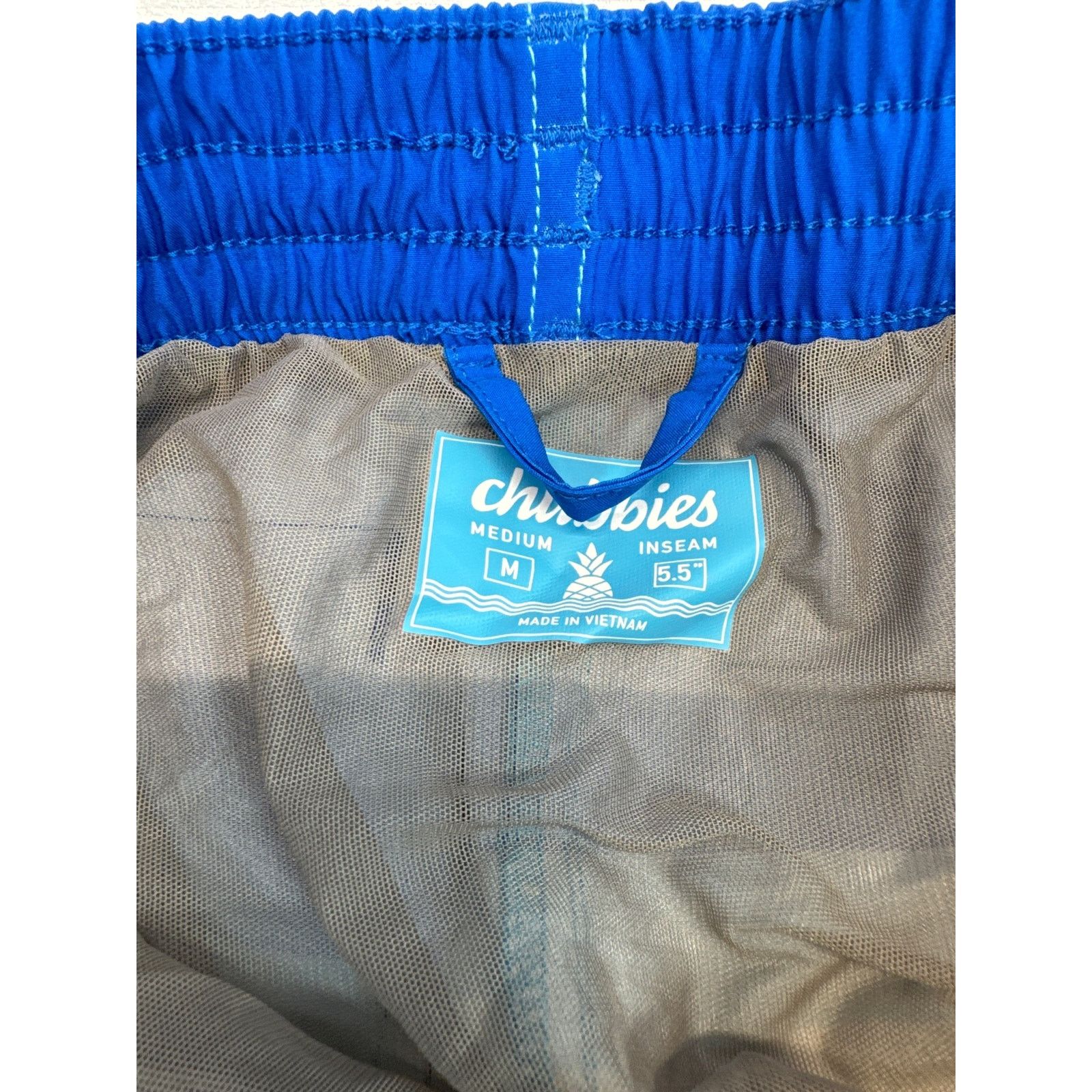 Chubbies Chubbies "Newport” 5 1/2 inch classic swim trunk men sz M Size US 32 / EU 48 - 6 Thumbnail