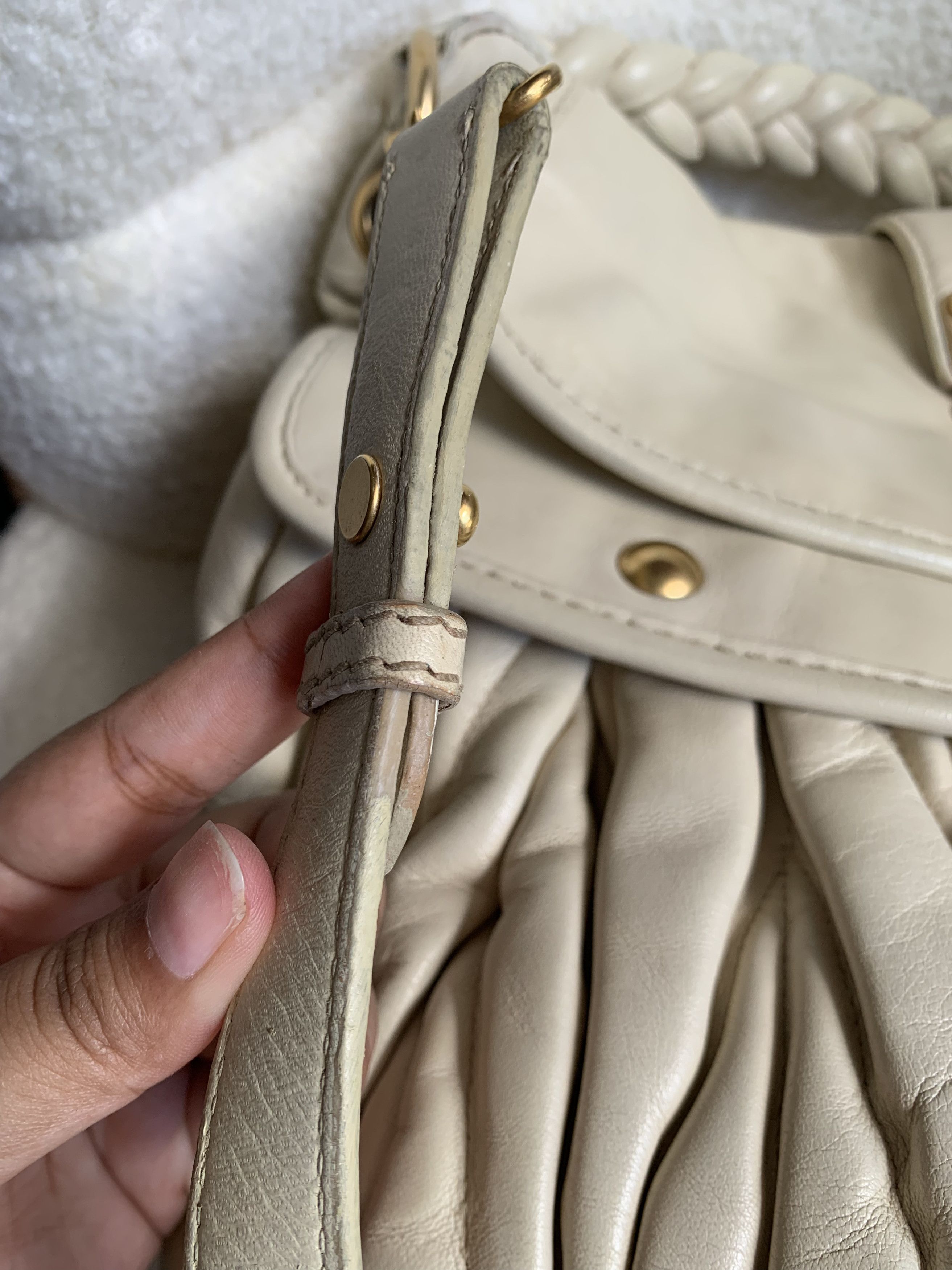Miu Miu Miu Miu Matelassé Coffer 2 Ways Bag White Size ONE SIZE - 17 Thumbnail