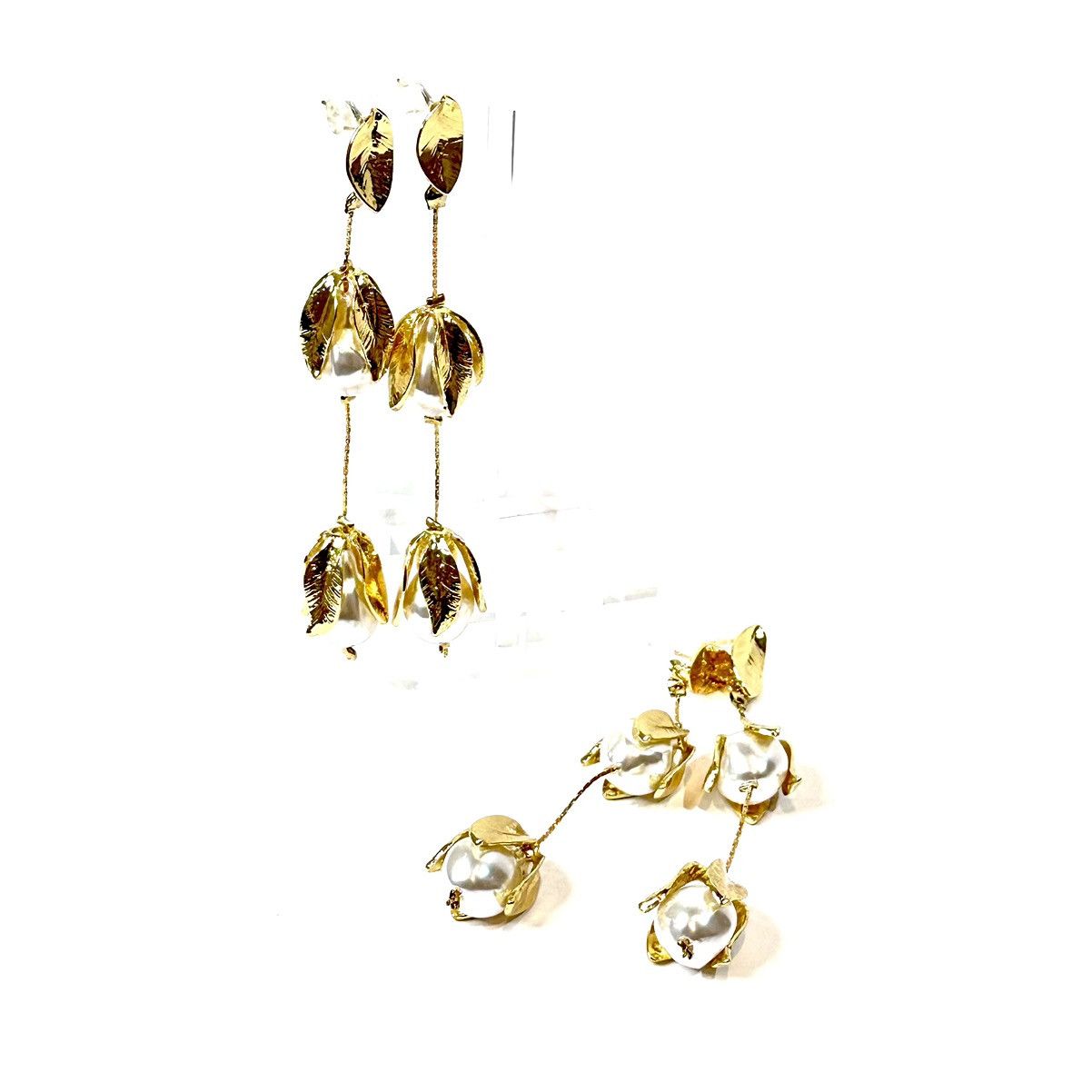White House Black Market WHBM White & Gold Tulips Glam Earrings NWT Size ONE SIZE - 1 Thumbnail