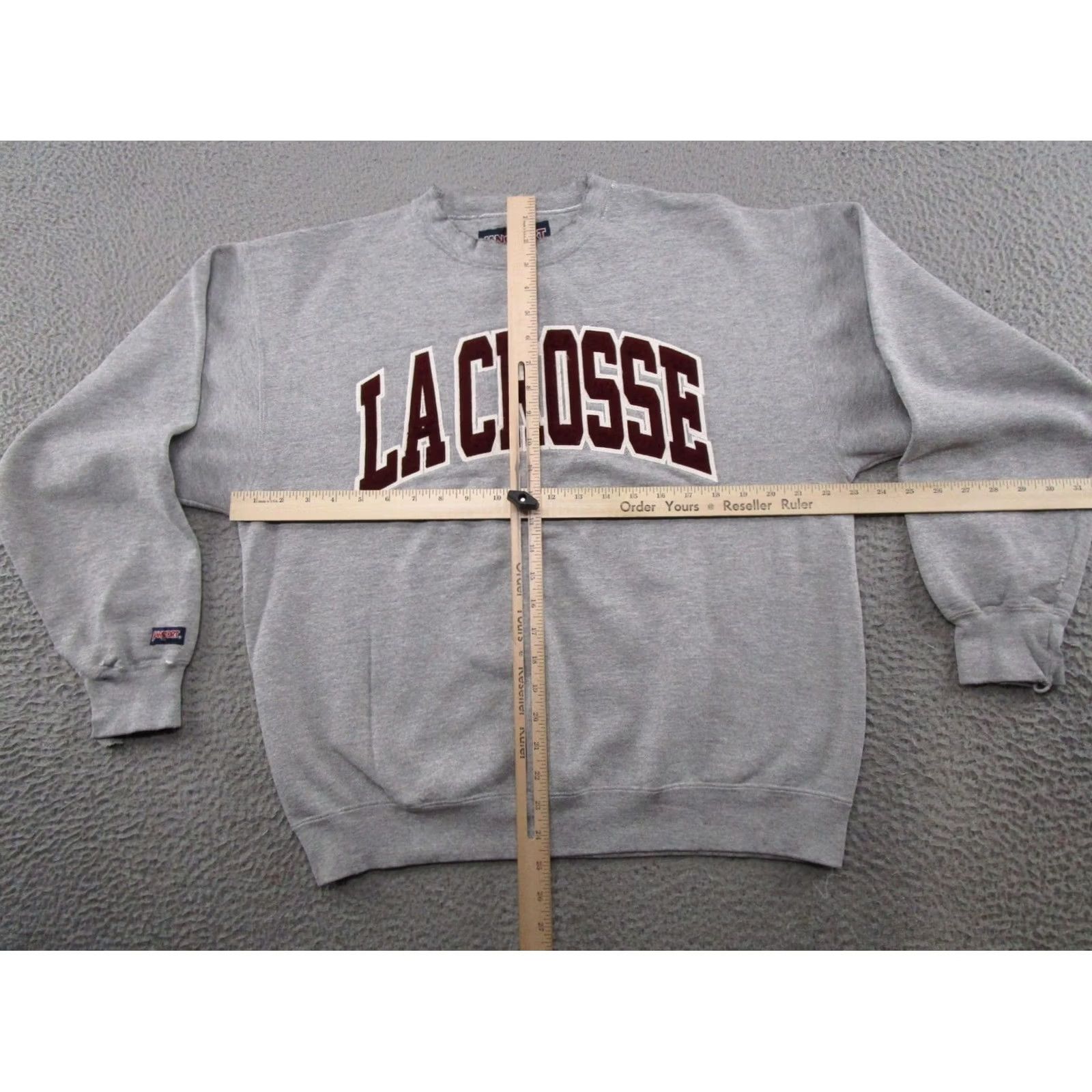 Jansport VTG JanSport University of Wisconsin La Crosse Spell Out Sweatshirt Size L Gray UW-Lacrosse Sports University Crew Neck Mens Sweatshirt Size US L / EU 52-54 / 3 - 7 Thumbnail
