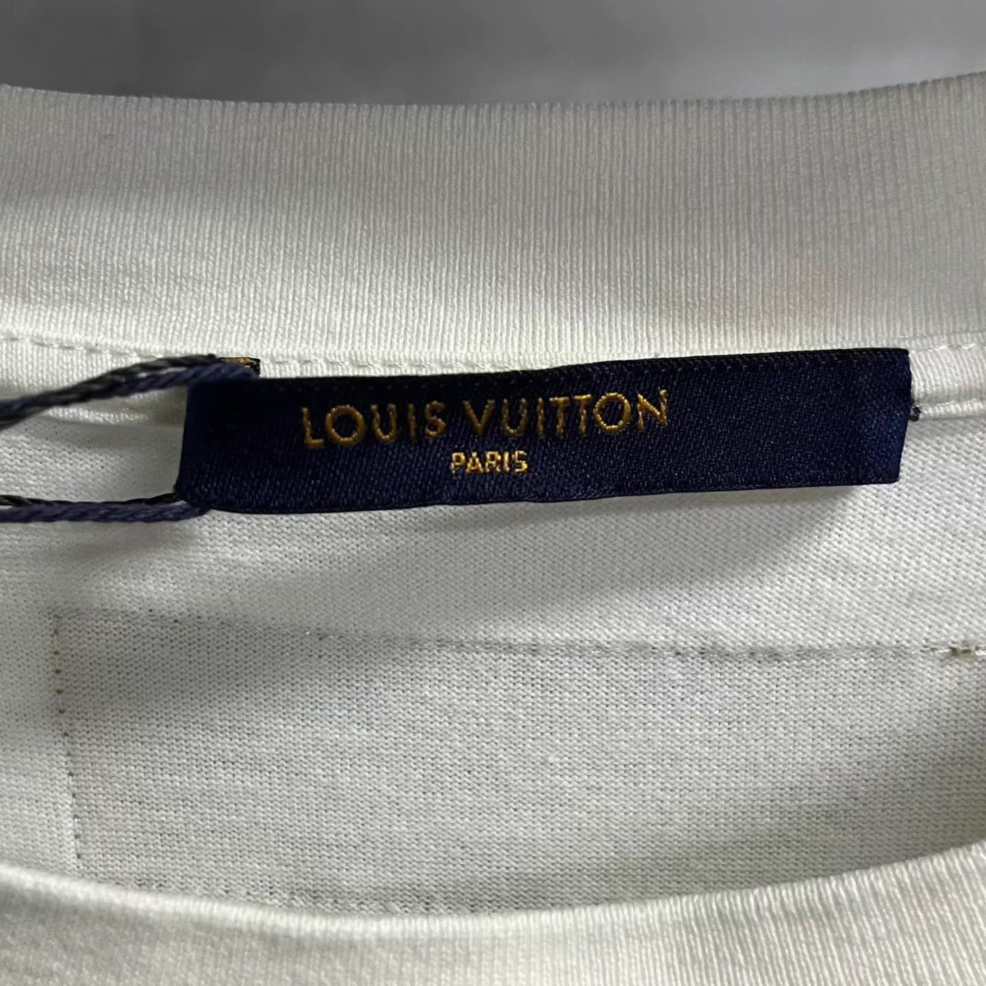 Louis Vuitton Louis Vuitton white print crew neck short sleeve tee L Size US L / EU 52-54 / 3 - 3 Thumbnail