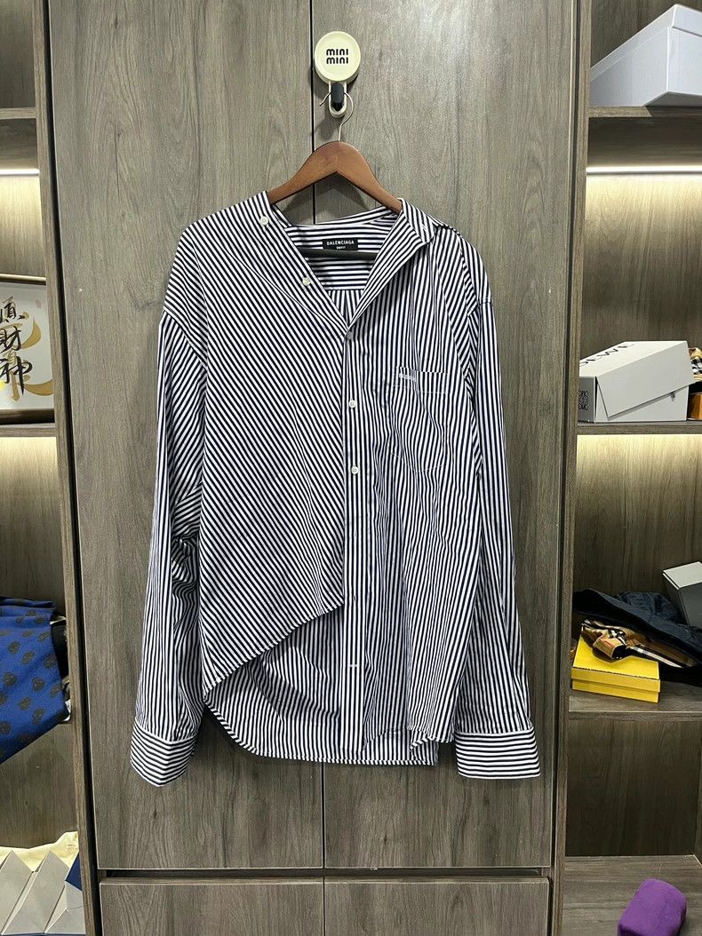 Balenciaga Balenciaga Striped Oversized Shirt XXS - dmc Size US XXS / EU 40 - 1 Thumbnail