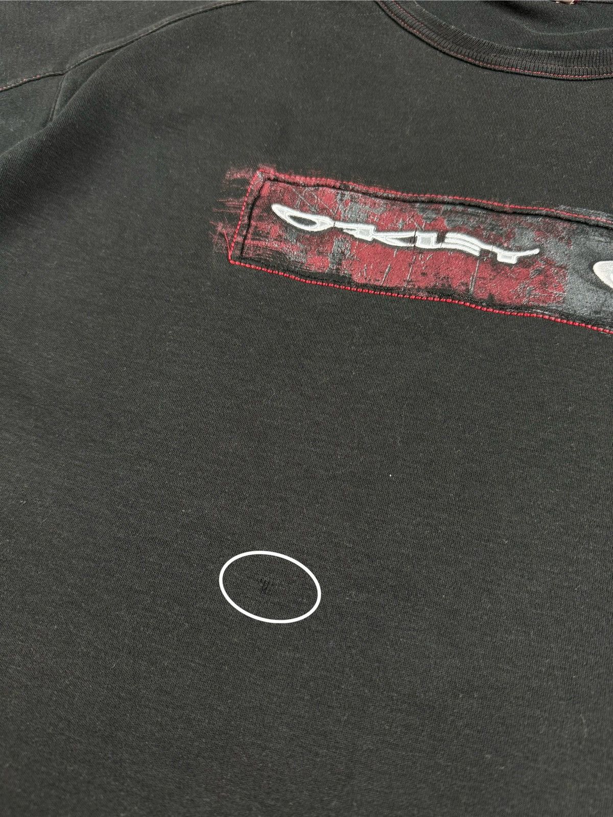 Oakley 90S Oakley RARE Gorpcore Black Print Center Logo T-Shirt Size US L / EU 52-54 / 3 - 10 Thumbnail