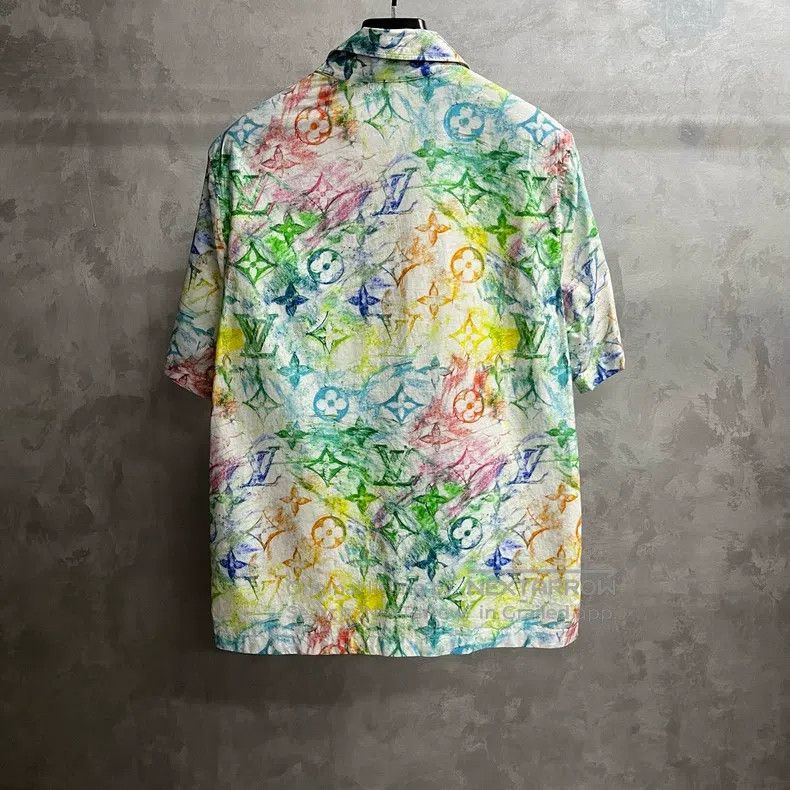 Louis Vuitton Louis Vuitton Full-color printed casual short-sleeved shir Size US L / EU 52-54 / 3 - 5 Thumbnail