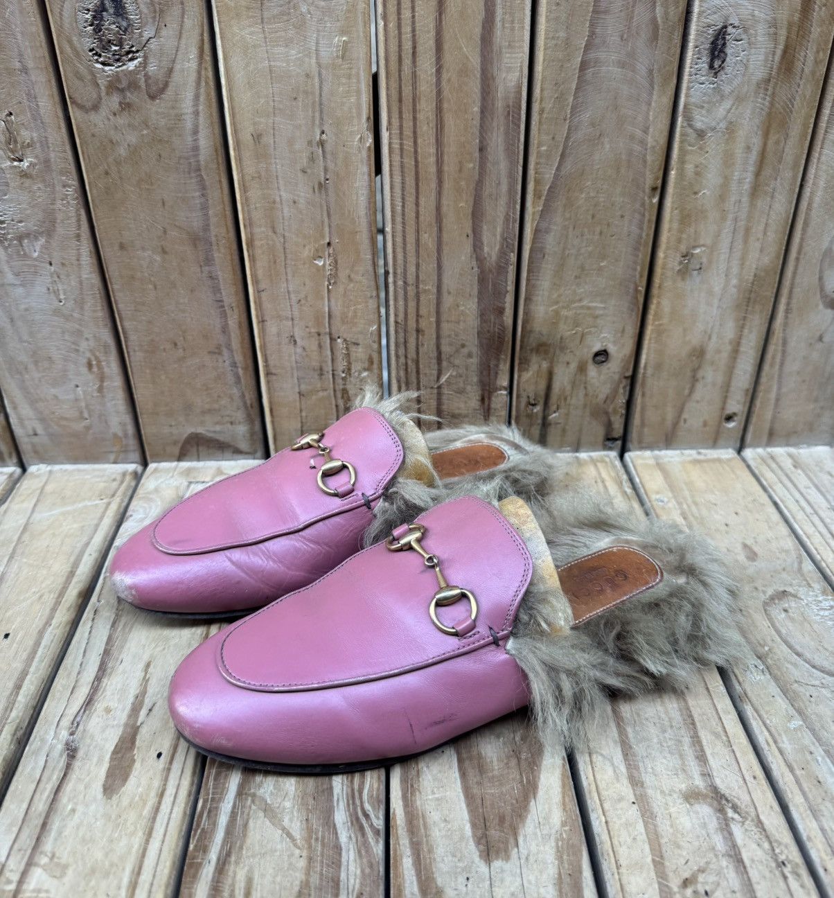 Gucci Gucci shearling Fur pink women’s Mules sz EUR 36.5 US 6.5 Size US 6.5 / IT 36.5 - 1 Thumbnail