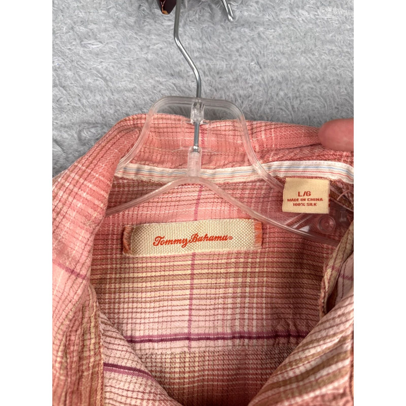 Tommy Bahama Tommy Bahama Shirt Men Large Pink Beige Plaid Button-Up 100% Silk Pocket Aloha Hawaiian Resort Casual Shirt Mens Size US L / EU 52-54 / 3 - 7 Thumbnail
