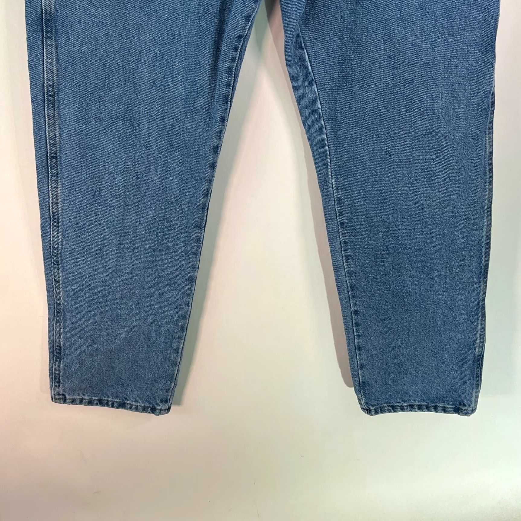 Wrangler Wrangler Rugged Wear Jeans Mens 38 Regular Blue Denim 38X32 Straight 5-Pocket Belt Loops Zipper Button Machine Washable Casual Classic Size US 38 / EU 54 - 6 Thumbnail