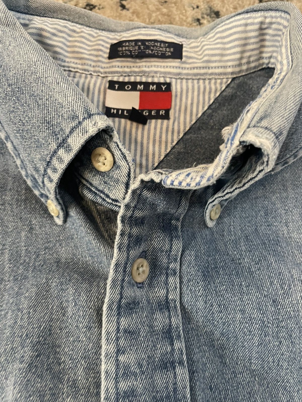 Tommy Hilfiger × Vintage The Iconic Denim Button Down Sport Shirt Size US XL / EU 56 / 4 - 5 Thumbnail