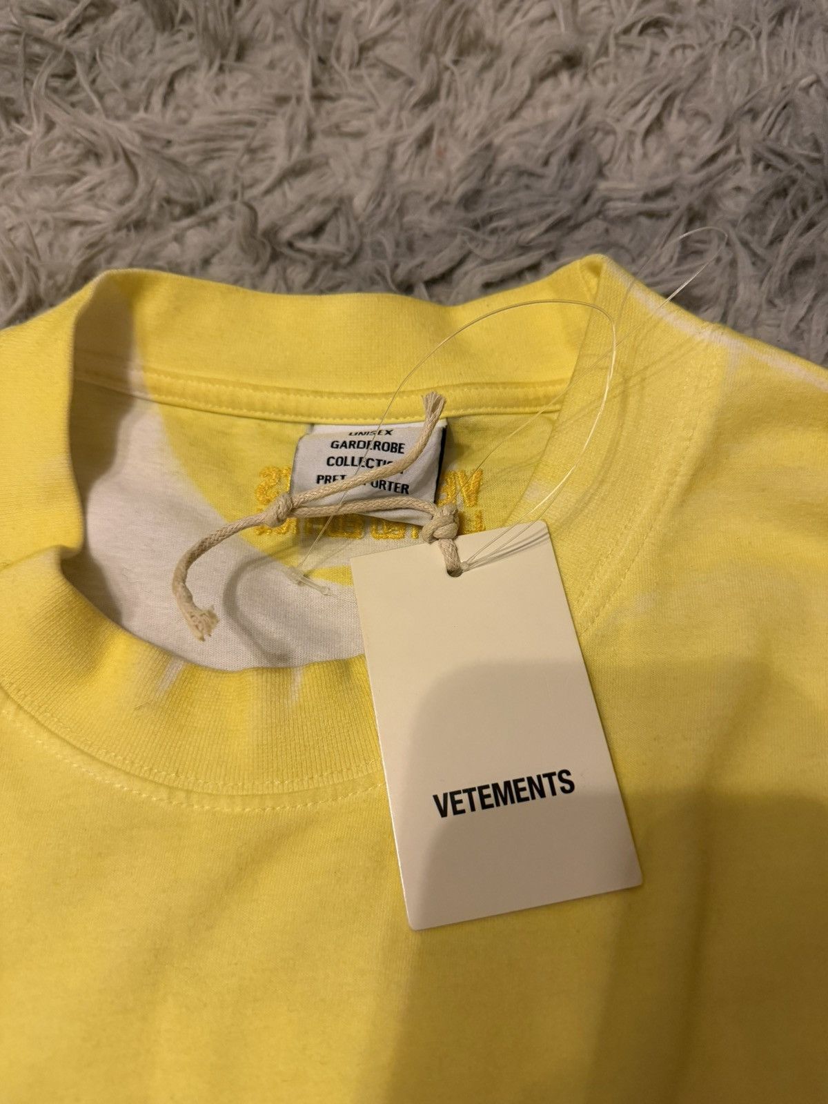 Vetements the game has changed shirt Size US L / EU 52-54 / 3 - 3 Thumbnail