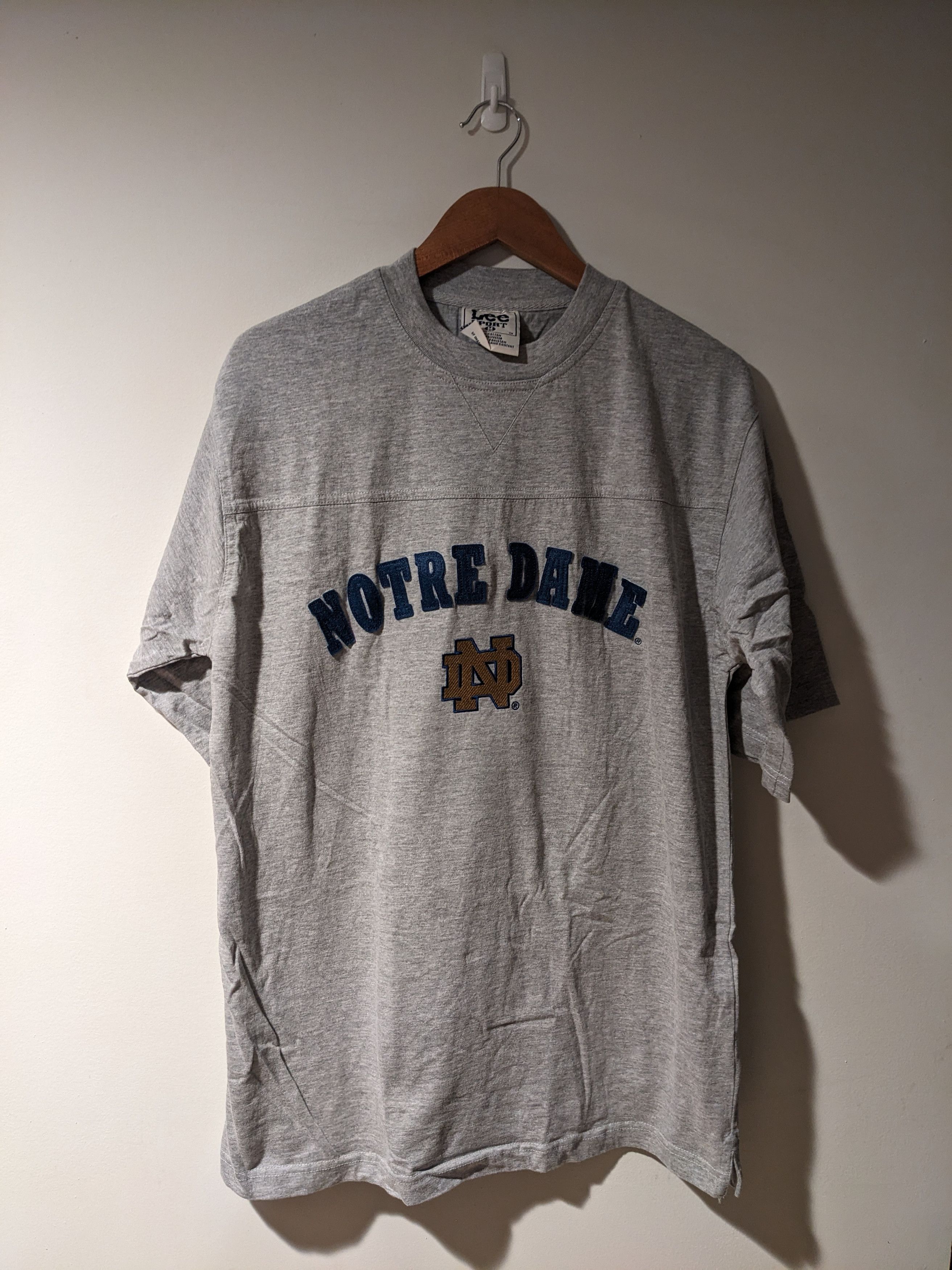 Vintage Vintage Notre Dame University Fighting 3/4 Sleeve T-Shirt Size US M / EU 48-50 / 2 - 1 Thumbnail