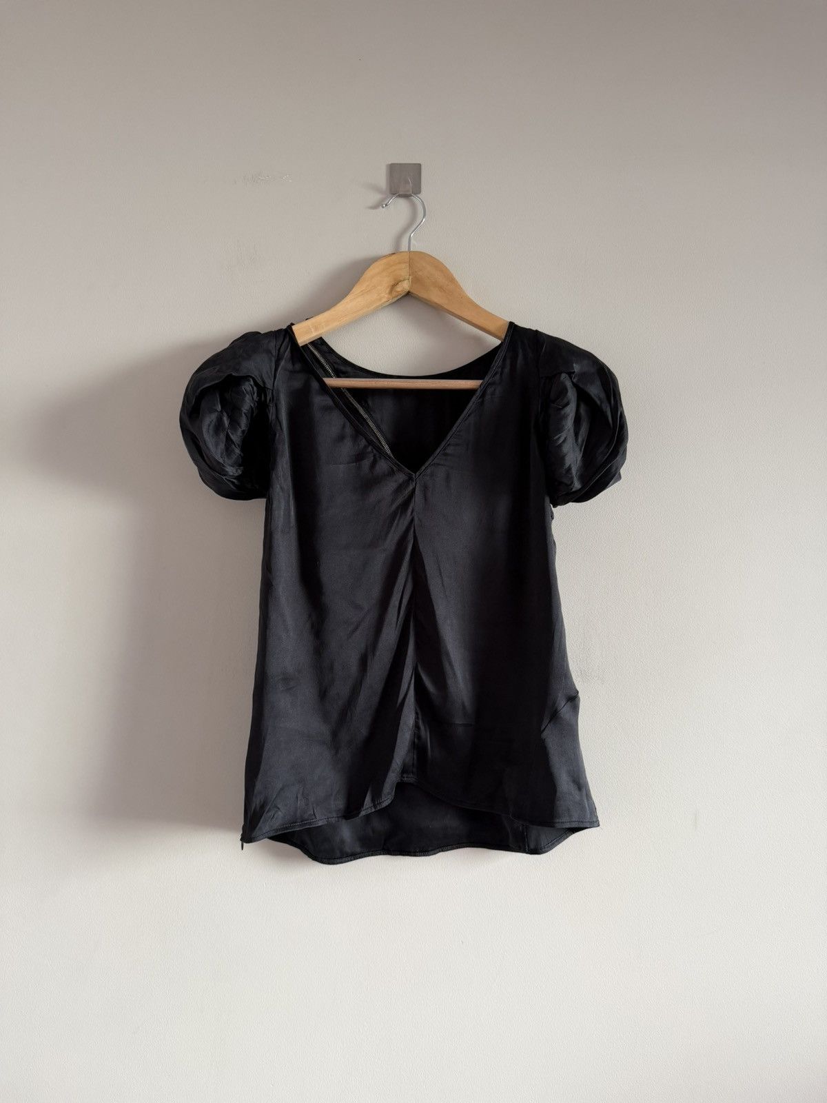 Alexander McQueen Alexander McQueen Silk Top Black Puff Sleeve Asymmetric Size M / US 6-8 / IT 42-44 - 5 Thumbnail