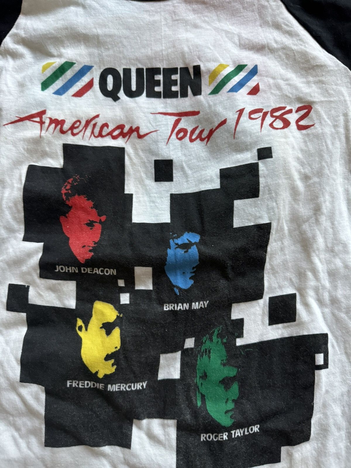 Vintage Queen American Tour 1982 Tee - Size L Size US L / EU 52-54 / 3 - 2 Thumbnail