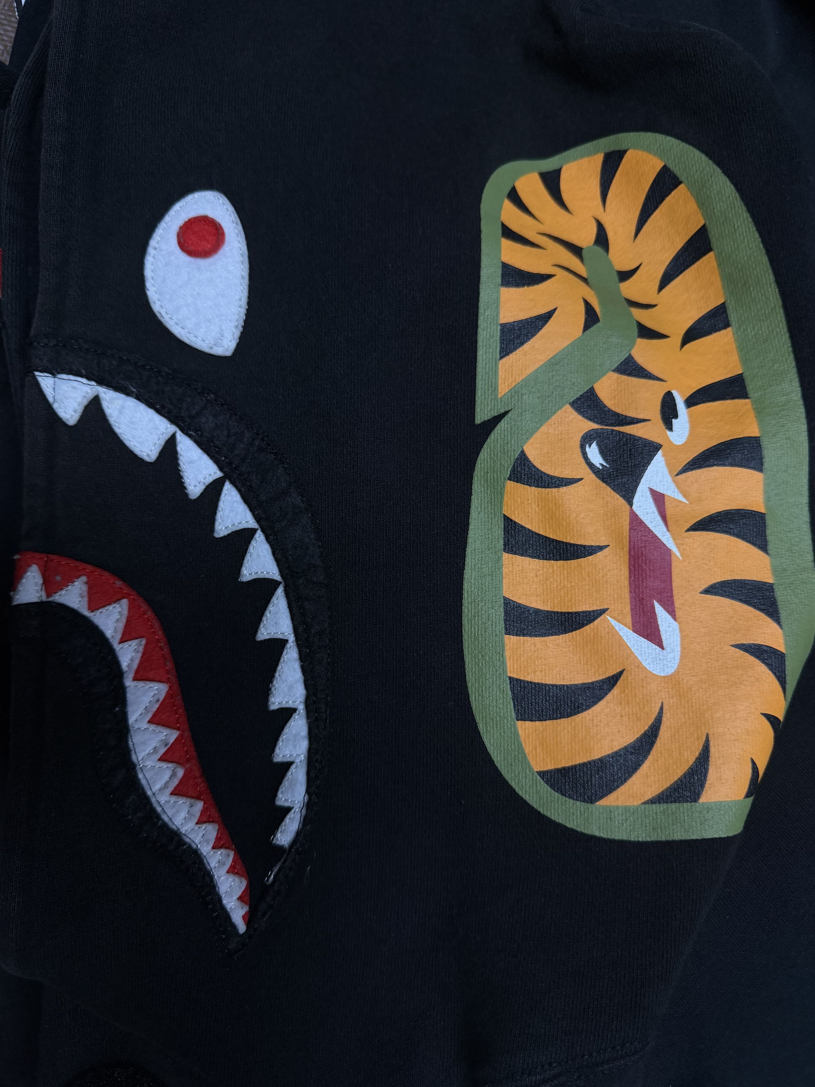 Bape Bape Shark Pullover Black Size Medium Gently Worn Size US M / EU 48-50 / 2 - 4 Thumbnail