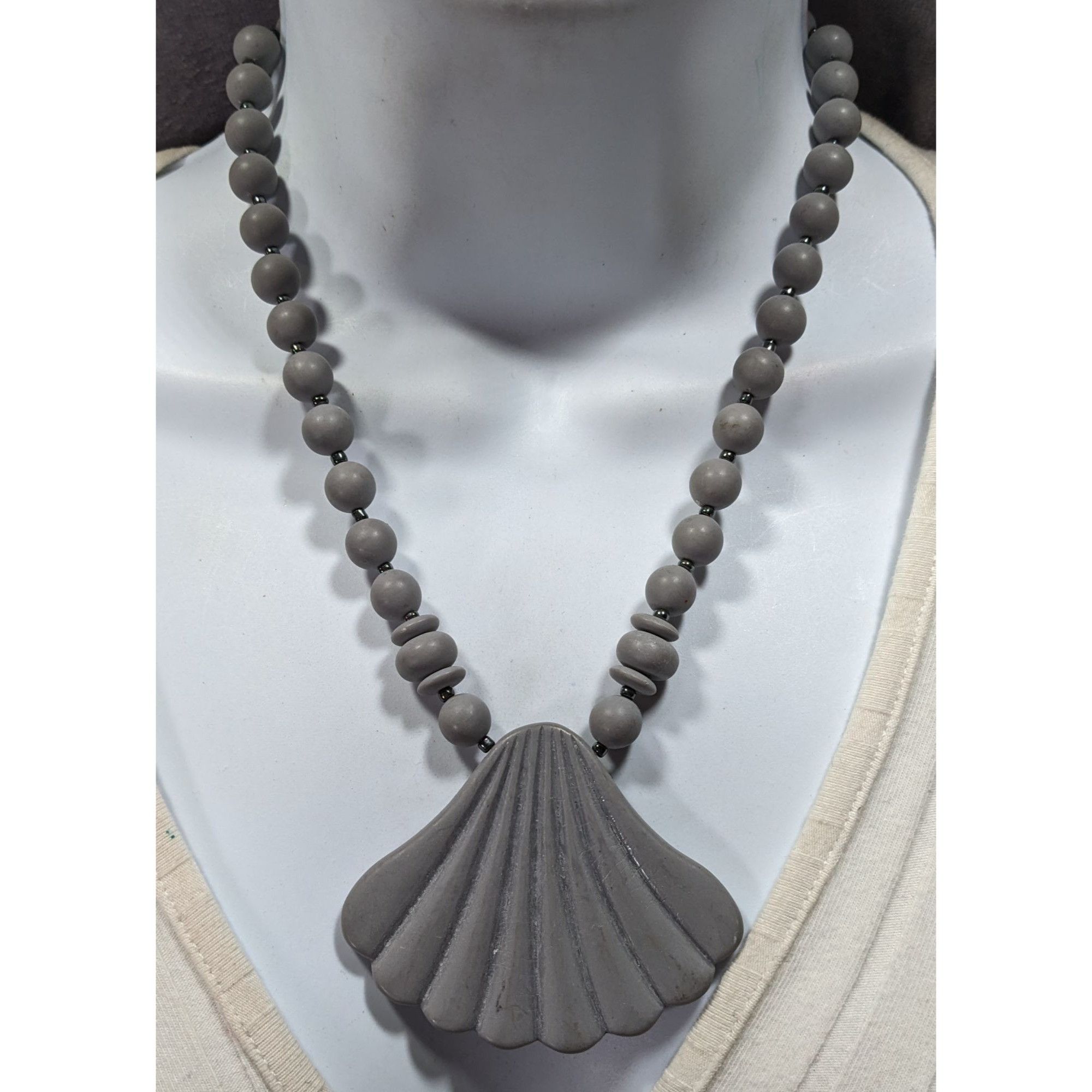 Other Vintage Greys Mermaidcore Beaded Pendant Necklace Size ONE SIZE - 4 Thumbnail