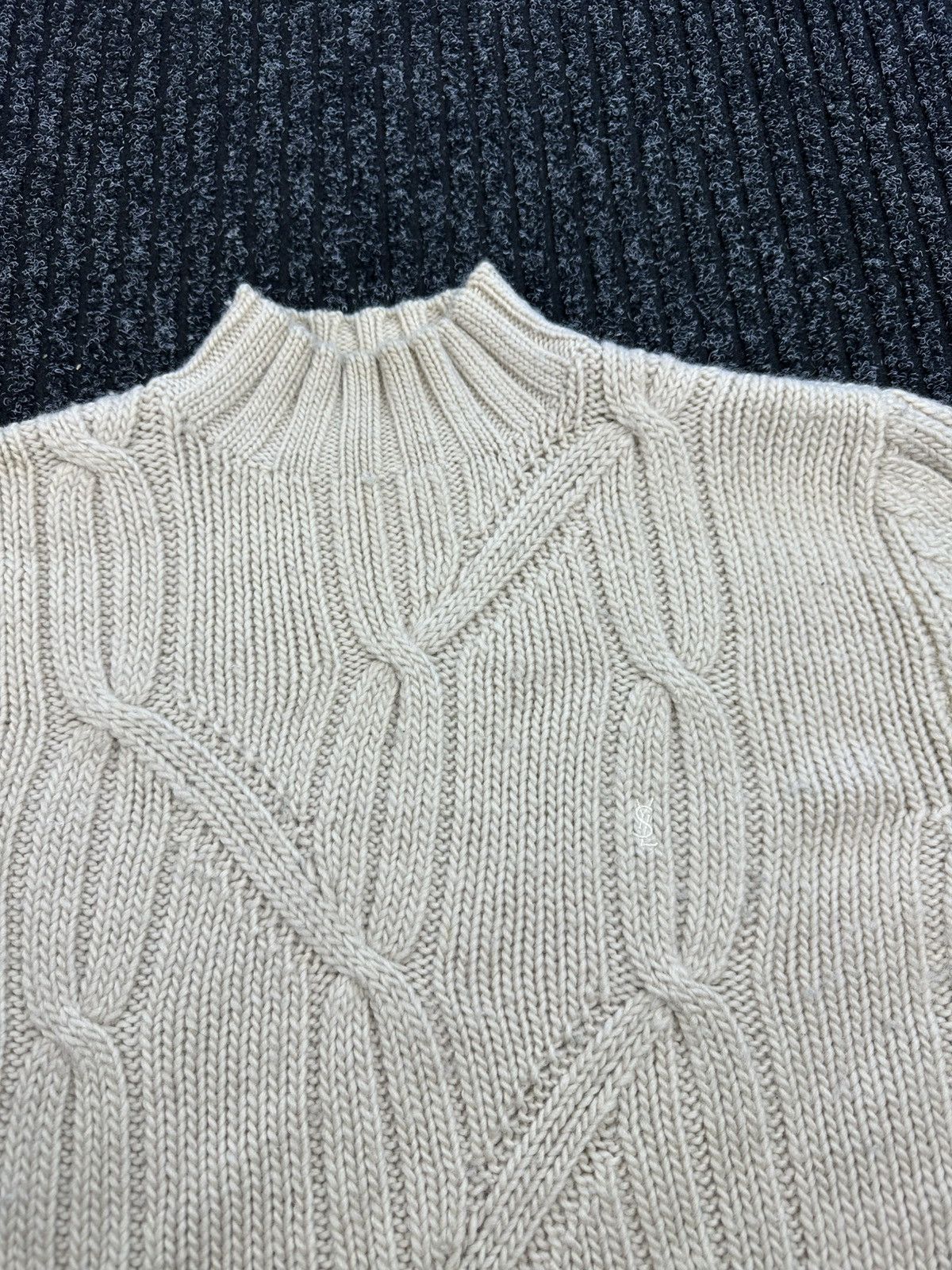 Yves Saint Laurent Yves Saint Laurent Vintage Men Cable Knit Sweater Hong Kong Size US M / EU 48-50 / 2 - 3 Thumbnail