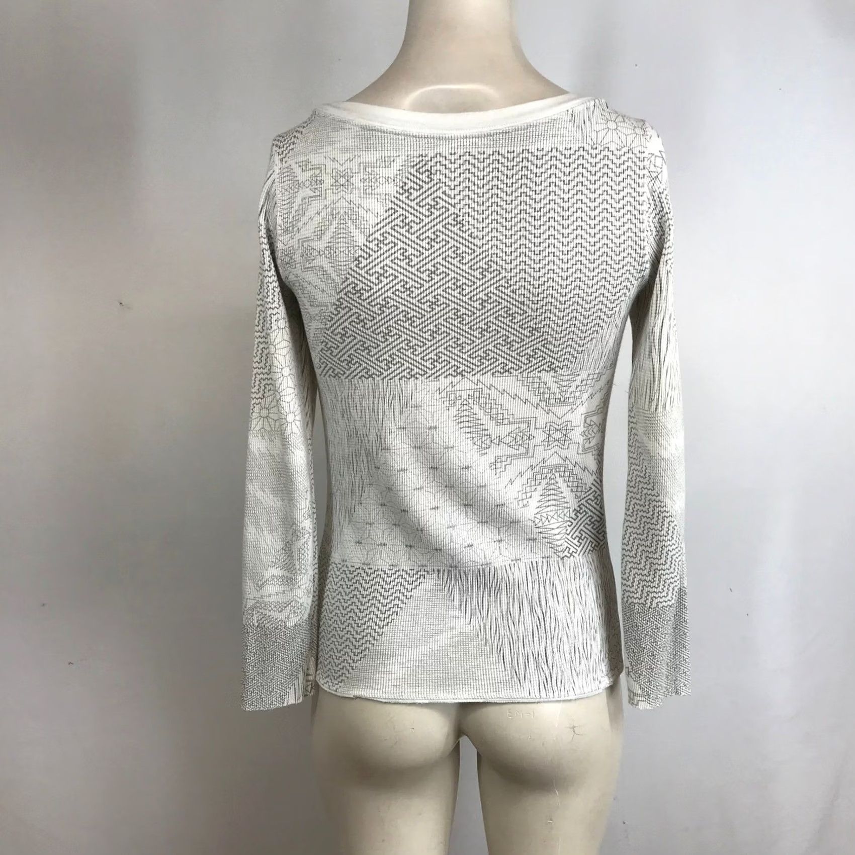 Nike ACG VINTAGE Nike ACG Shirt Womens M White Vtg Y2K Women Geometric Pattern Long Sleeve thermal Size M / US 6-8 / IT 42-44 - 5 Thumbnail