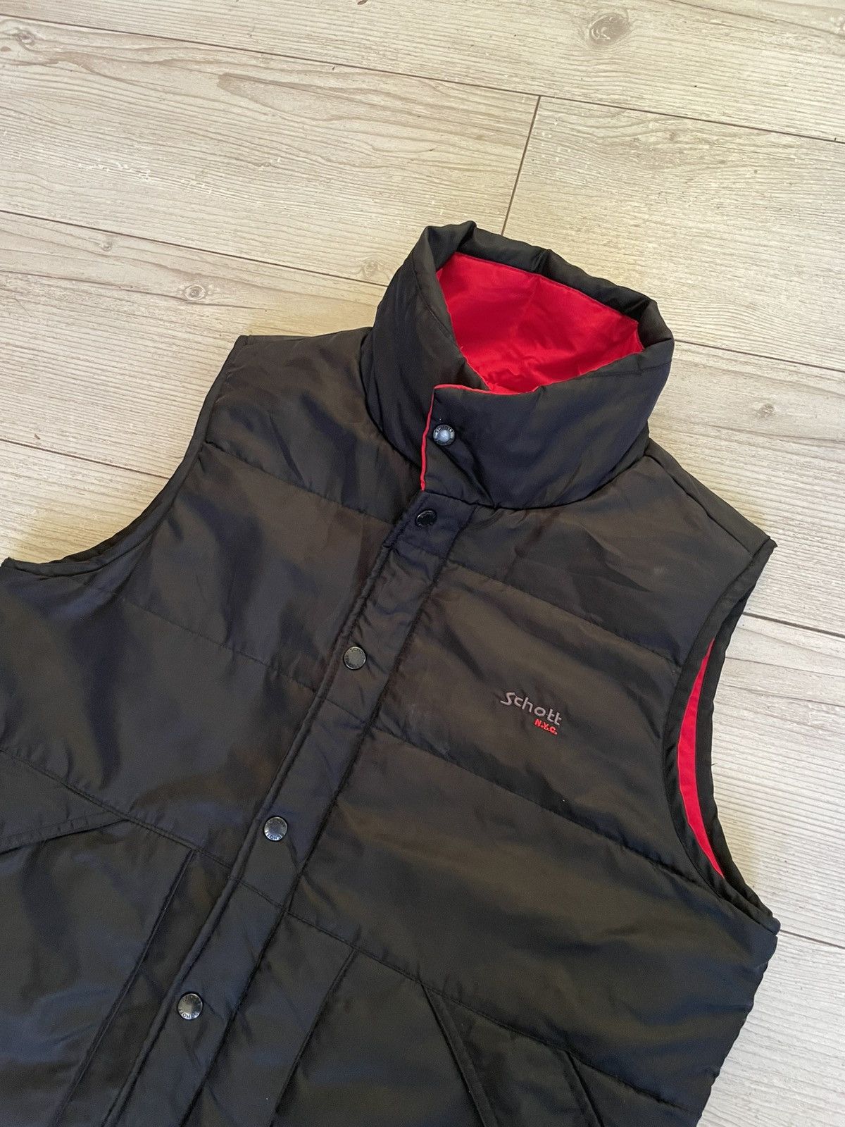 Schott × Vintage Vintage Schott Reversible Red-Black Puffer Mens Vest Size US S / EU 44-46 / 1 - 9 Thumbnail