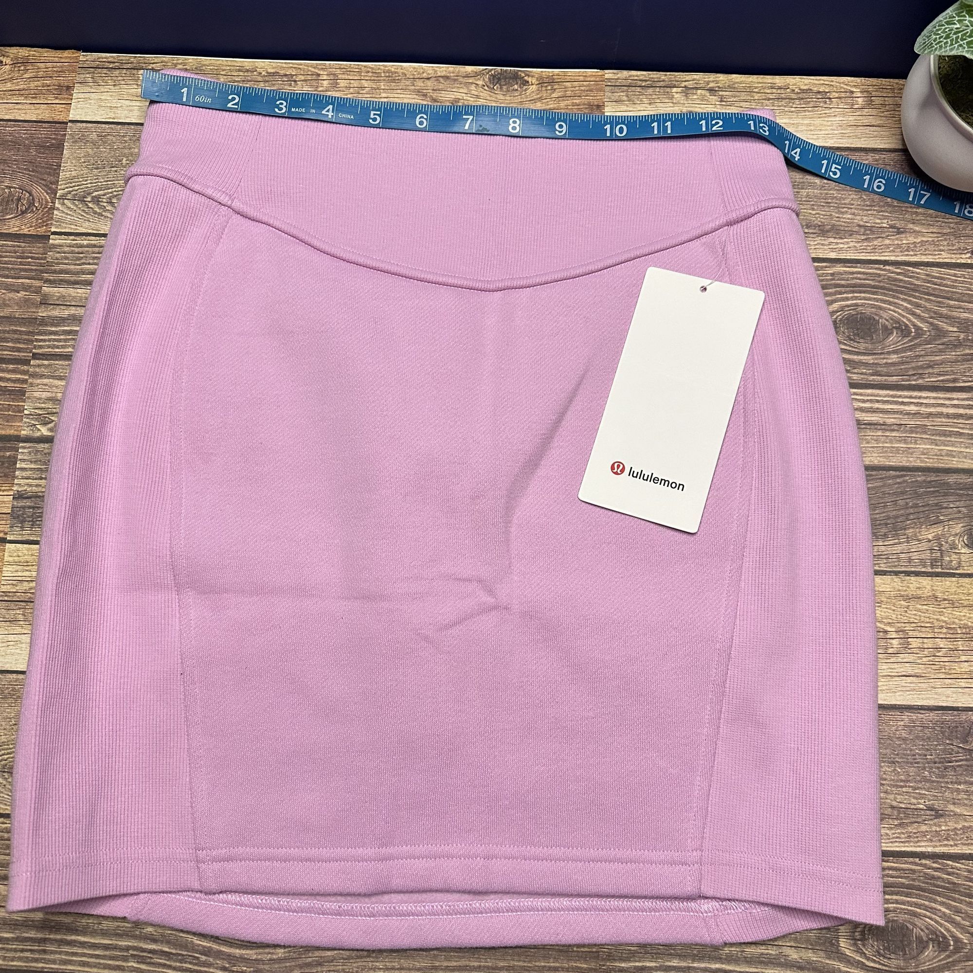Lululemon Lululemon Scuba High Rise Mini Skirt NWT Size Small (VITP) Size 28" / US 6 / IT 42 - 3 Thumbnail