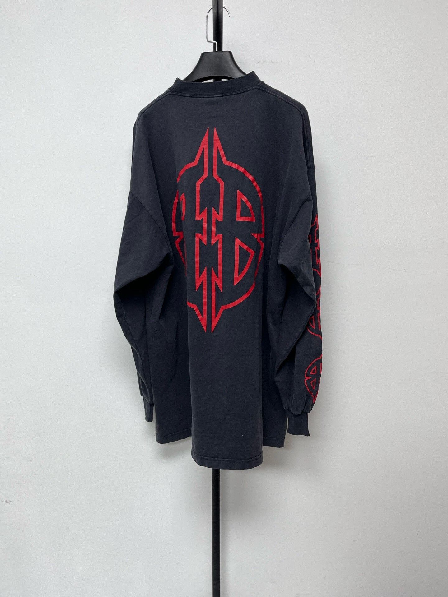 Balenciaga Balenciaga Long Sleeve Graphic Sweatshirt Size US M / EU 48-50 / 2 - 2 Thumbnail