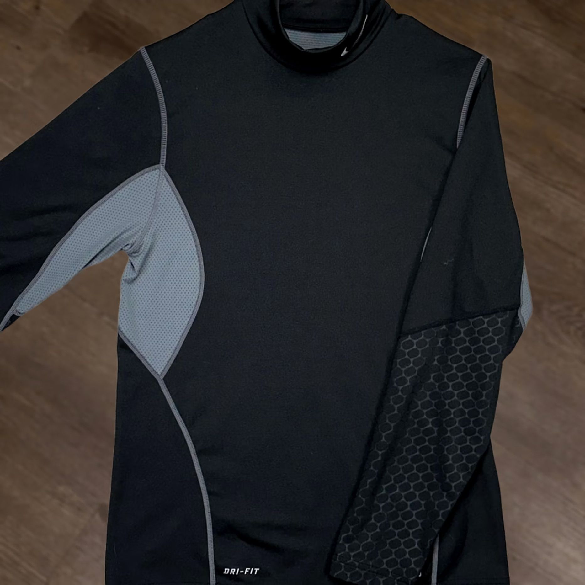 Nike Nike Pro Combat Pullover Shirt Mens Small Black Gray Athletic Cold Weather Gear Size US S / EU 44-46 / 1 - 1 Thumbnail