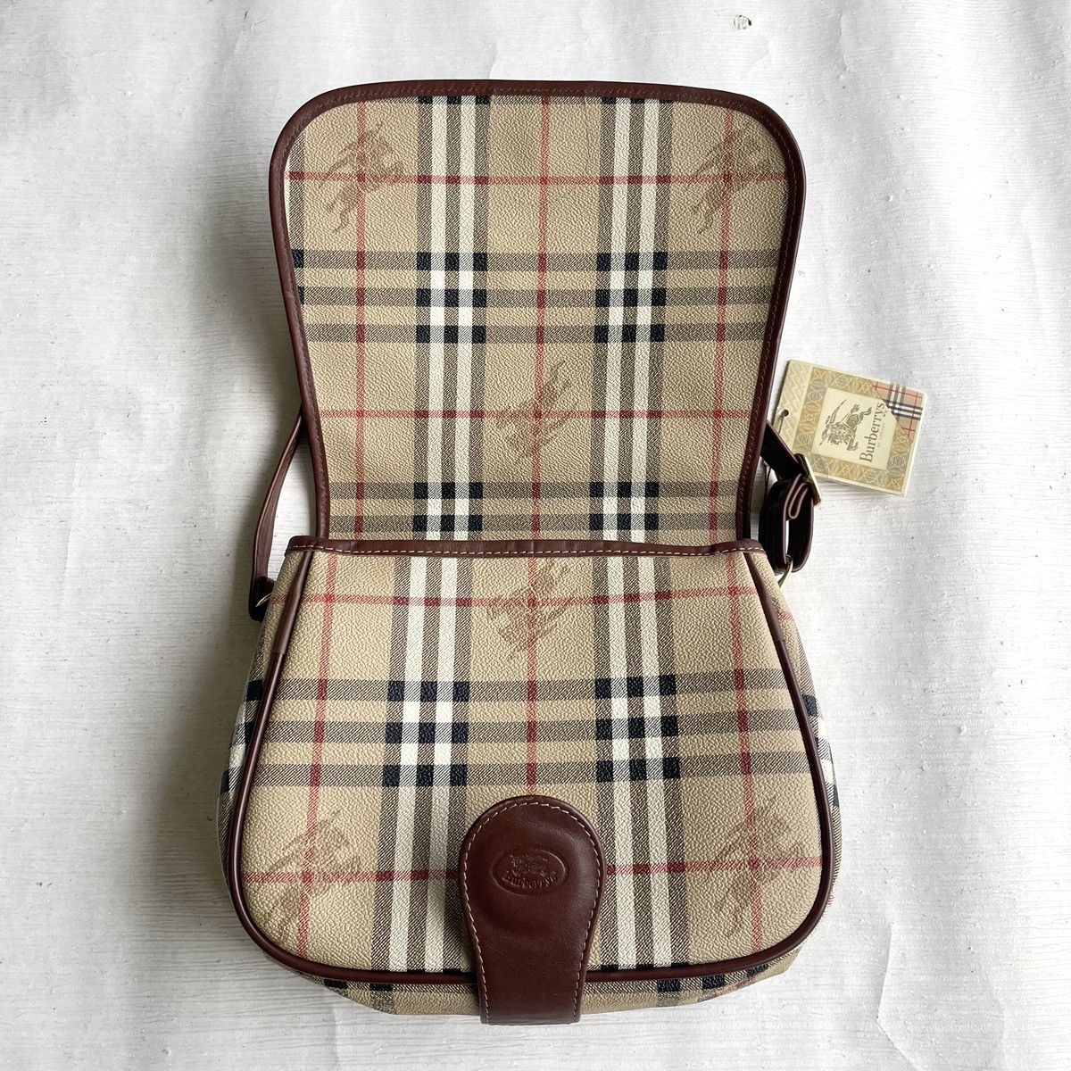 Burberry × Leather × Vintage 🔥 Vintage Burberry Nova Check Hayamarket Crossbody Size ONE SIZE - 8 Thumbnail