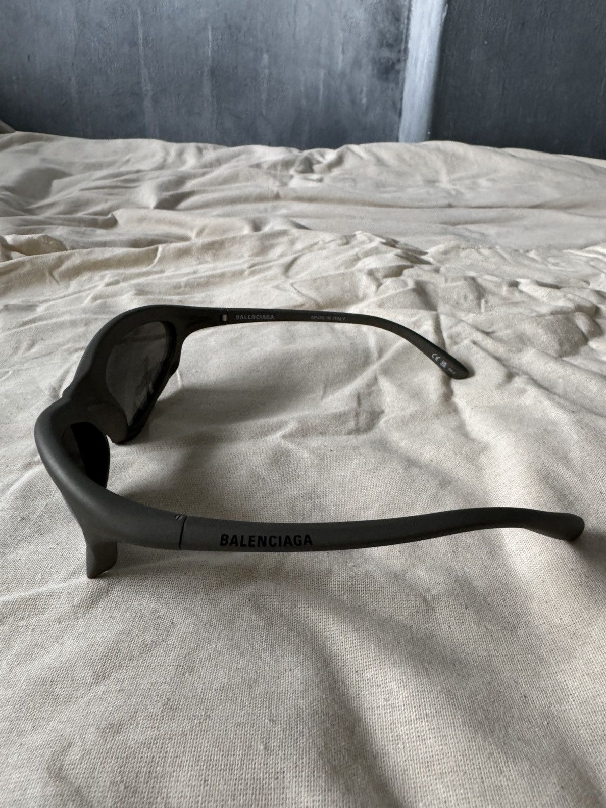 Balenciaga Bat Sunglasses Size ONE SIZE - 2 Thumbnail