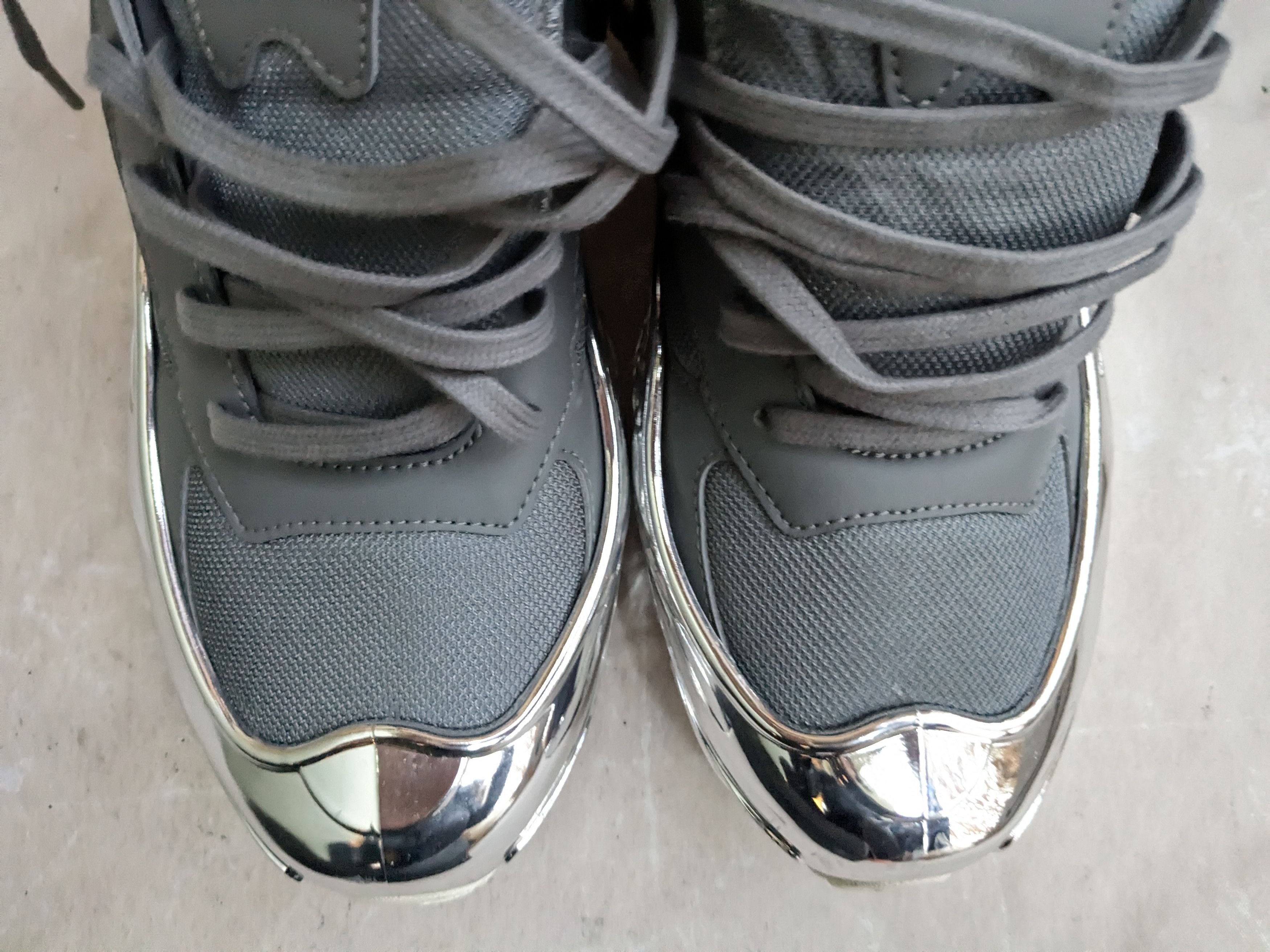 Raf Simons Raf Simons x Adidas Ozweego Metallic Ash Gray 10.5 EE7946 Size US 10.5 / EU 43-44 - 2 Thumbnail
