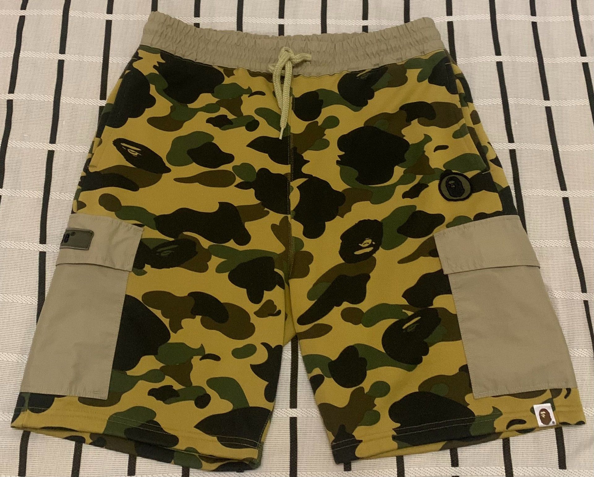 Bape Bape Camo Yellow Shorts L Men Size US 34 / EU 50 - 1 Thumbnail