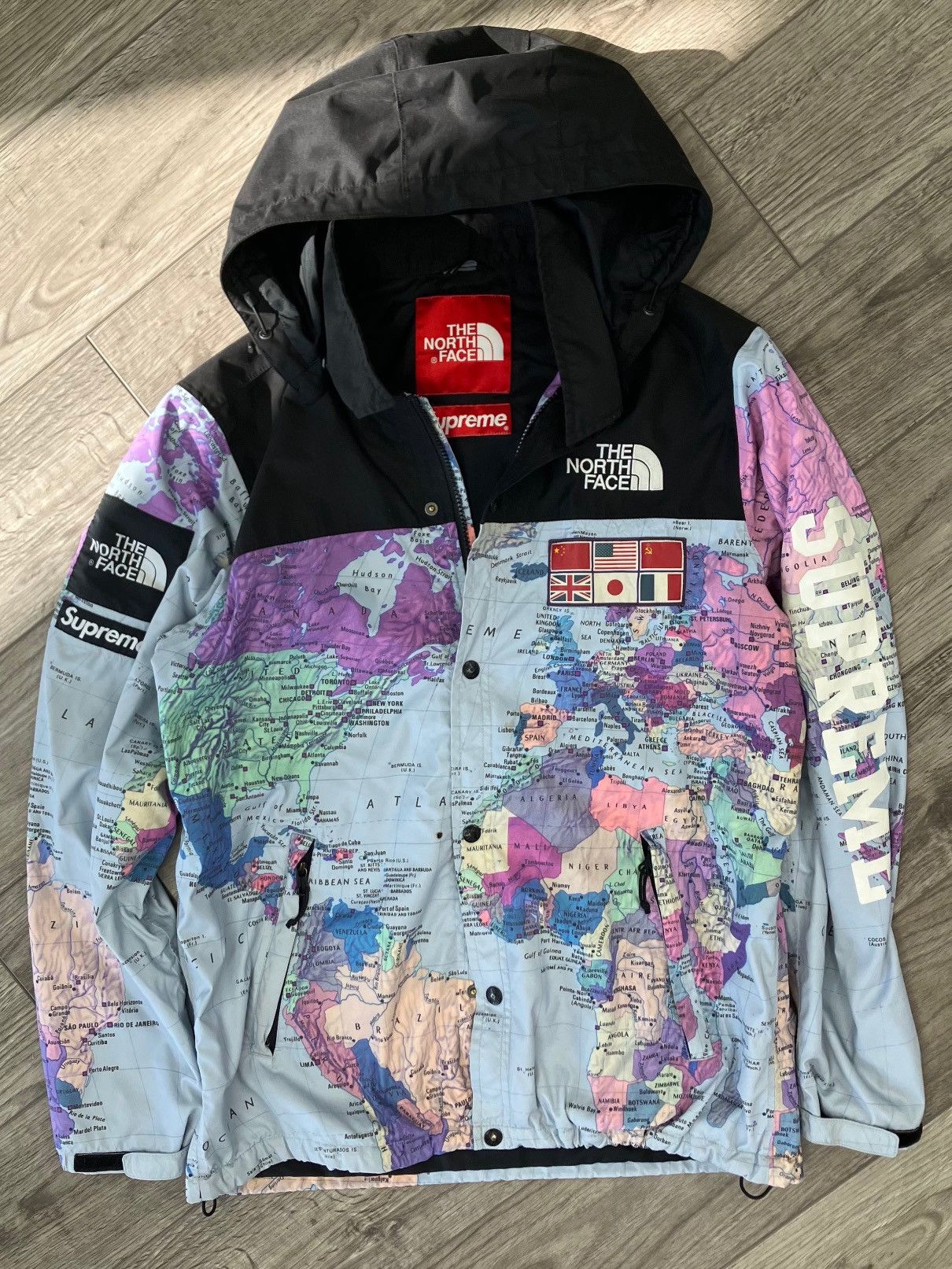Pre-owned Supreme X The North Face Atlas Map Exhibition Jacket Size L In Blue
