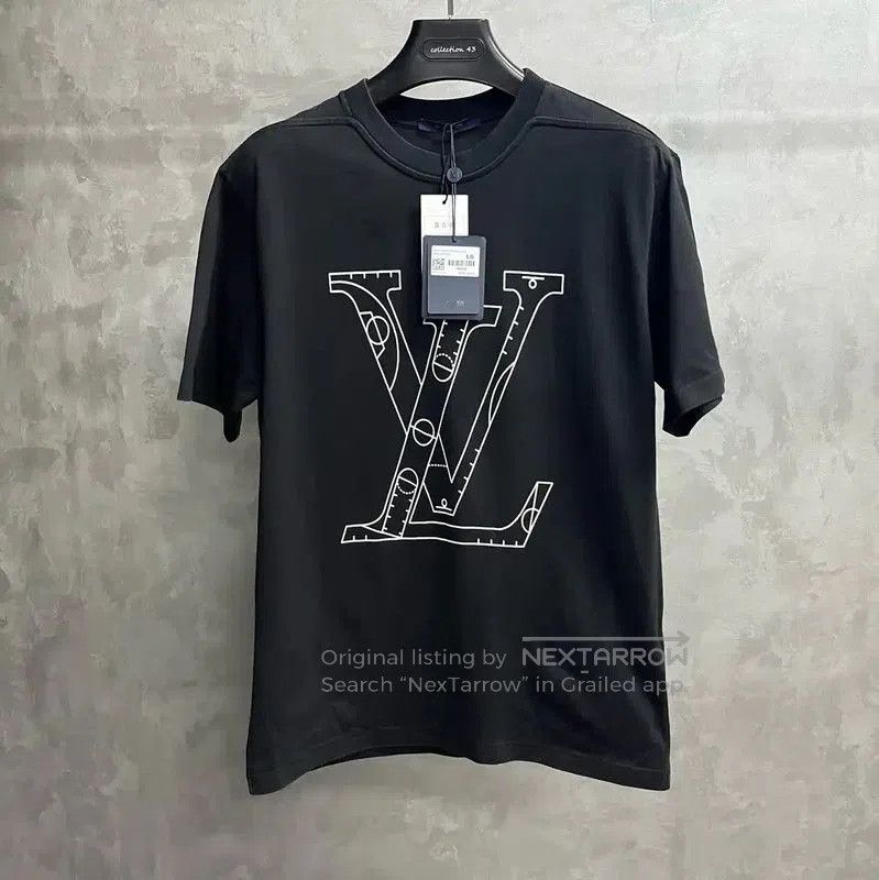 Louis Vuitton Black Cotton Men's T-Shirt .