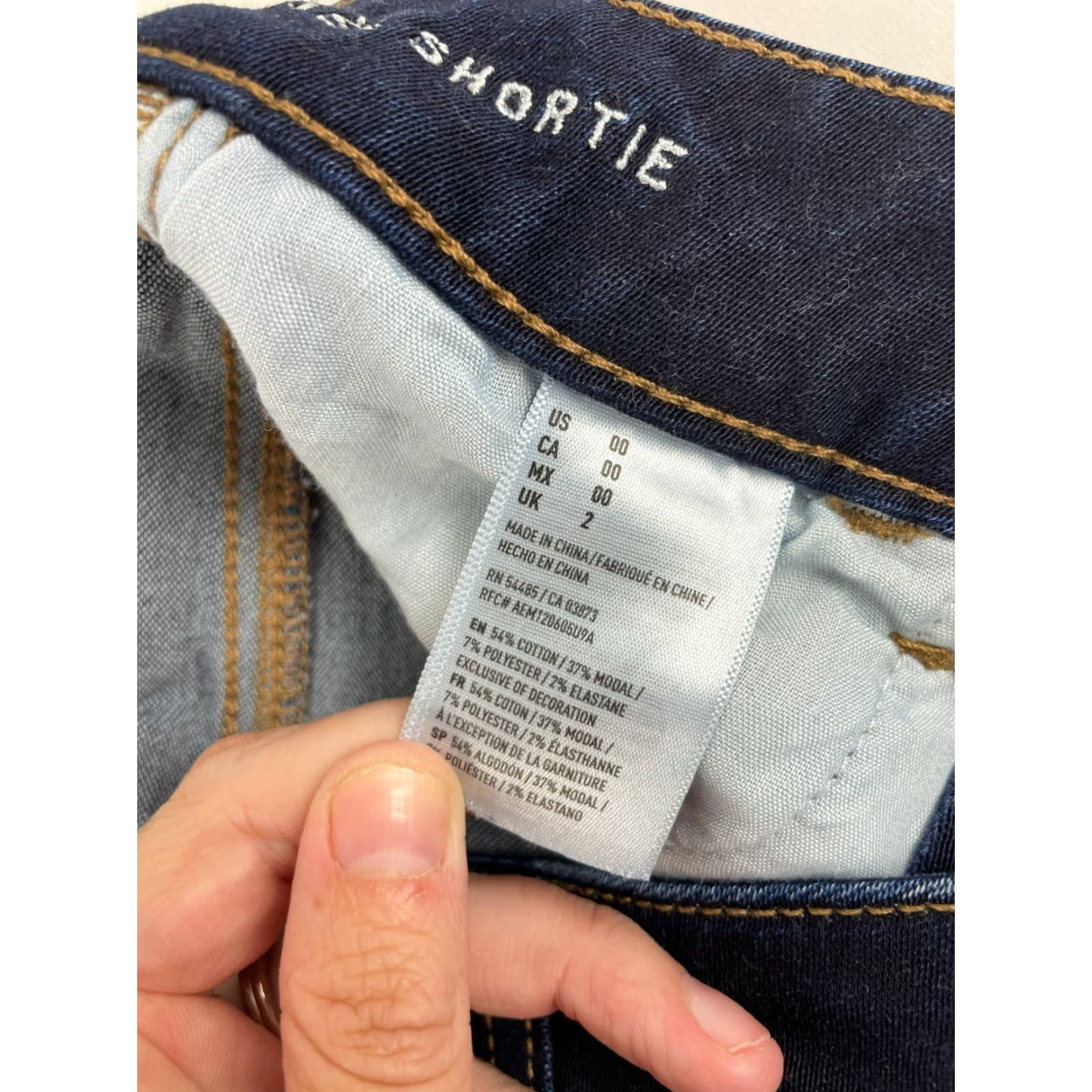 American Eagle Outfitters American Eagle Outfitters Shorts Women's 00 High Rise Shortie Frayed Hem Denim Blue Pocket Casual Vintage? No Size 42" / US 20 - 8 Thumbnail