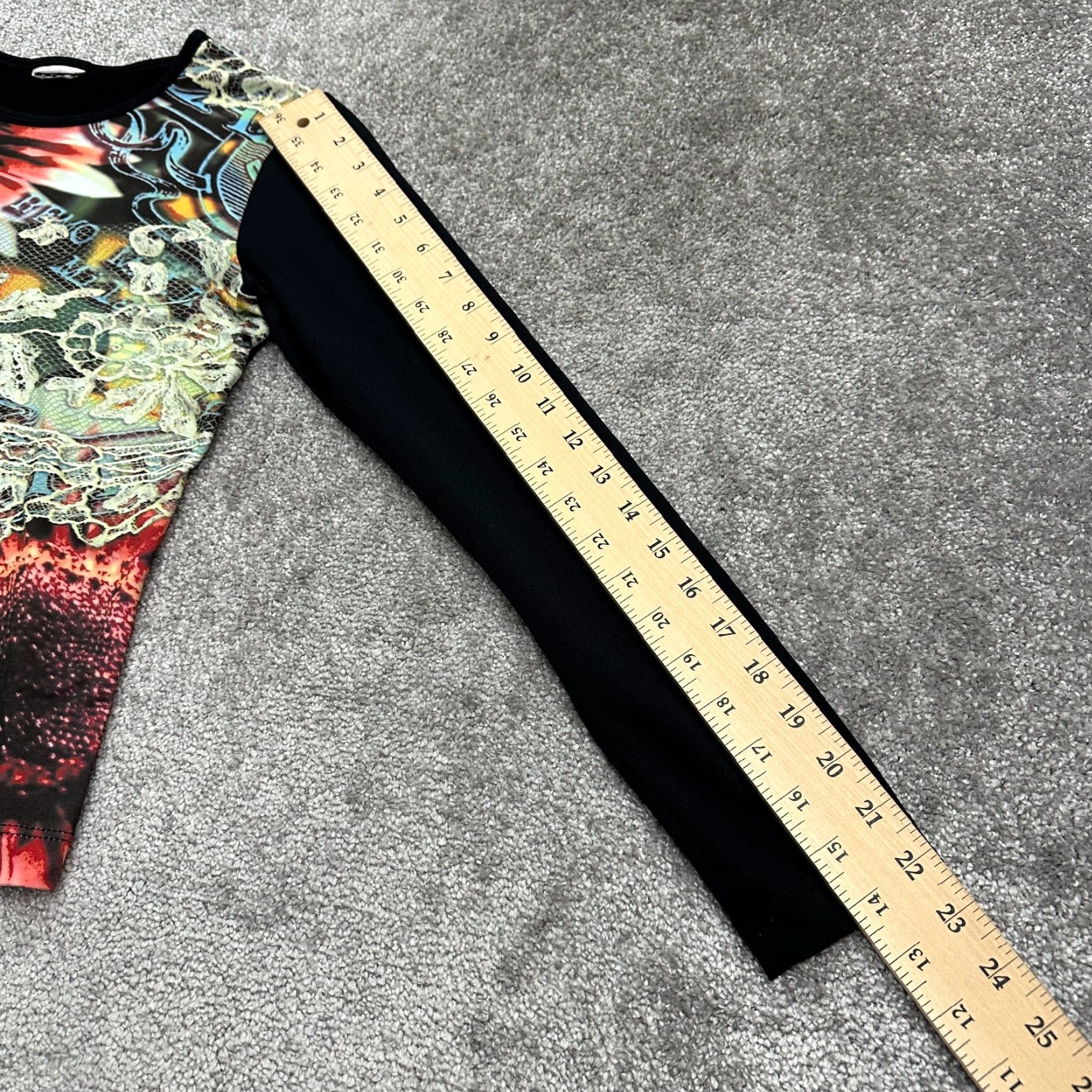 Vintage VINTAGE Unbranded Shirt Womens S Black Graphic Print Crew Neck Long Sleeve Casual Lace 2010s Mens Womens? Size S / US 4 / IT 40 - 6 Thumbnail