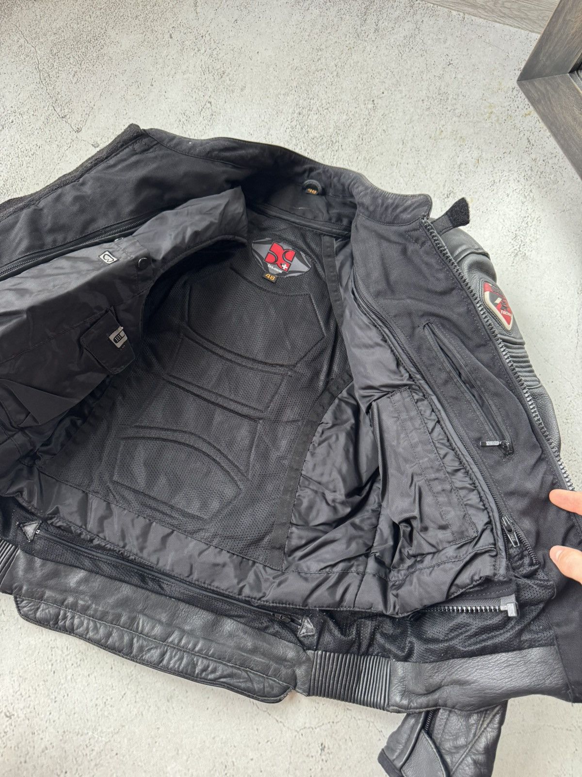 Leather IXS RX5T Vintage Motorcycles Racing Armour Leather Suit Size US M / EU 48-50 / 2 - 21 Thumbnail