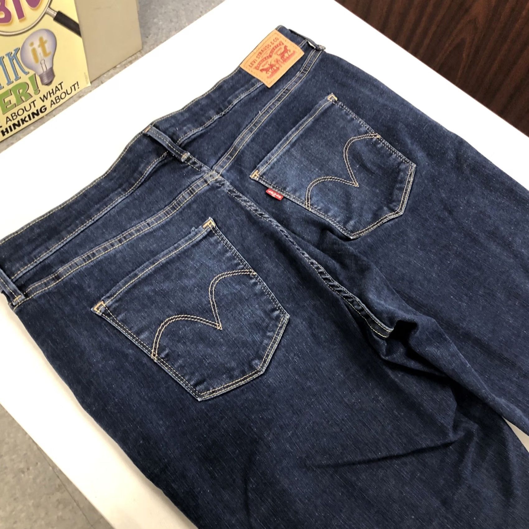 Levi's Levi’s Signature Mens Jeans 35 x 28.5 Mid Rise Skinny Dark Wash Denim 5-Pocket Zip Slim Blue Mens Regular Size M Size US 31 - 2 Thumbnail