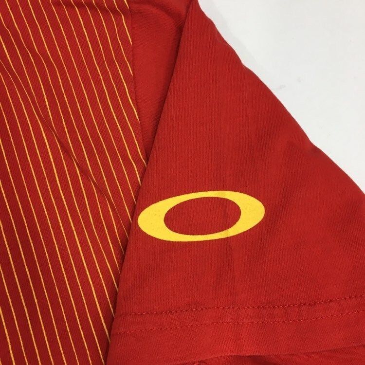 Oakley Vtg Oakley Geometric PRO RIDER SERIES Skater Surfer T Shirt Size US L / EU 52-54 / 3 - 3 Thumbnail