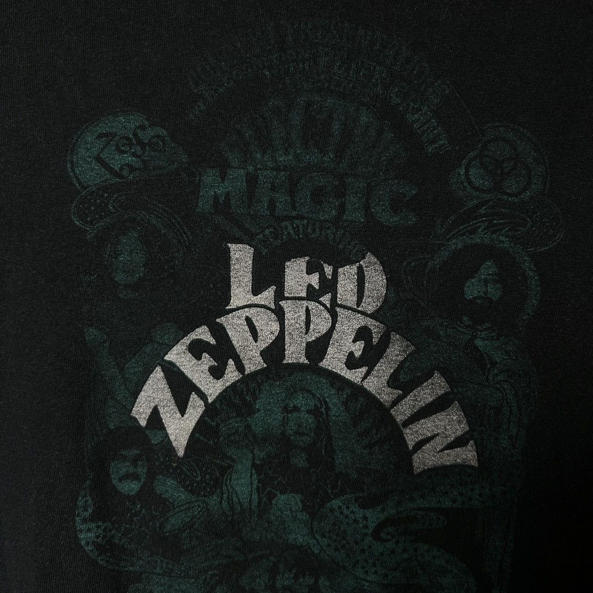 Band Tees Vintage Led Zeppelin 2010 Big Graphic Logo rock band tee Size US M / EU 48-50 / 2 - 3 Thumbnail
