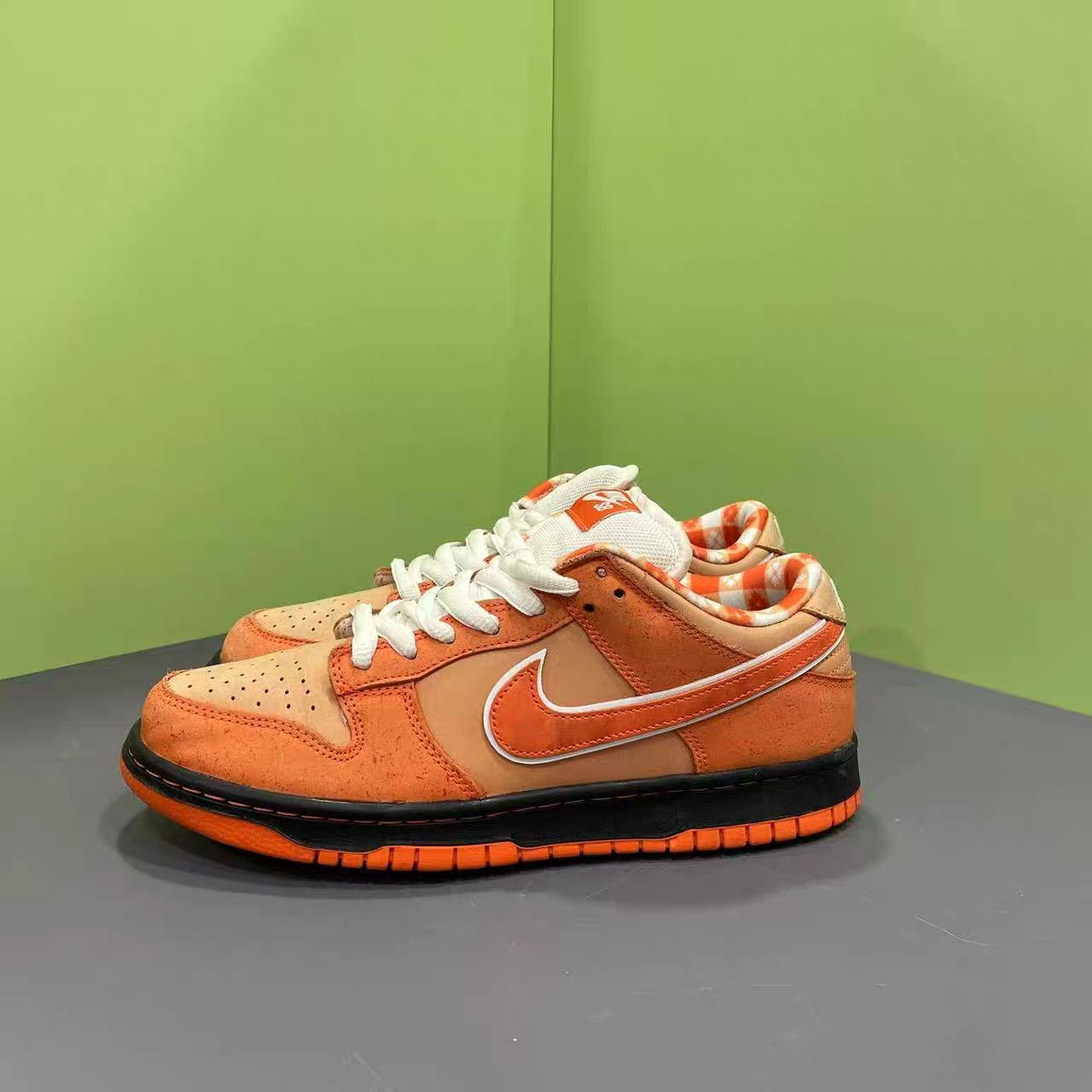 Nike Nike Dunk SB Orange Lobster K15 Size US 9 / EU 42 - 1 Thumbnail