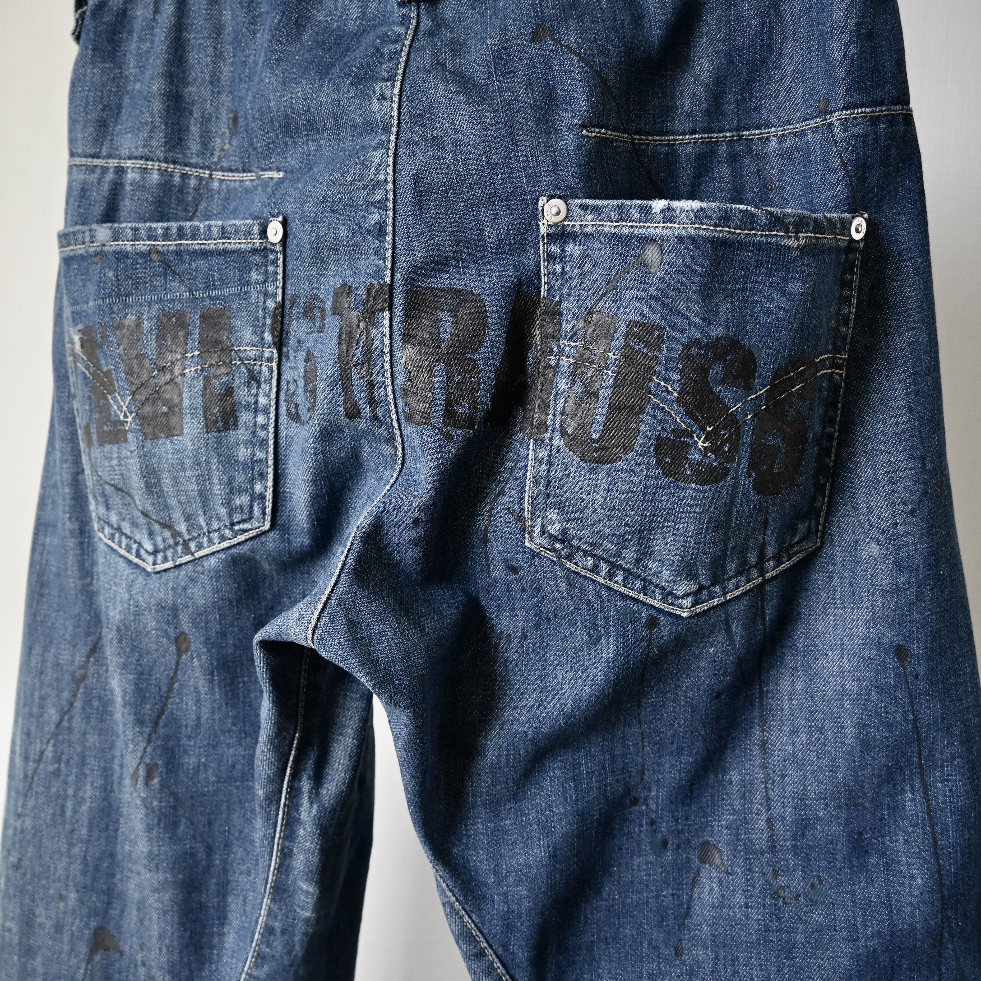 Levi's RARE, 2000s Levi's Europe 3D cut painted jeans, 30 x 32 Size US 30 / EU 46 - 2 Thumbnail
