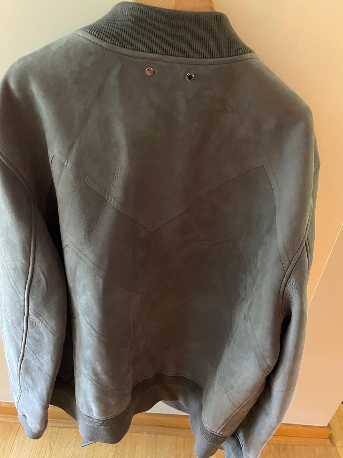 Louis Vuitton LV bomber in super good condition Size US XL / EU 56 / 4 - 11 Thumbnail