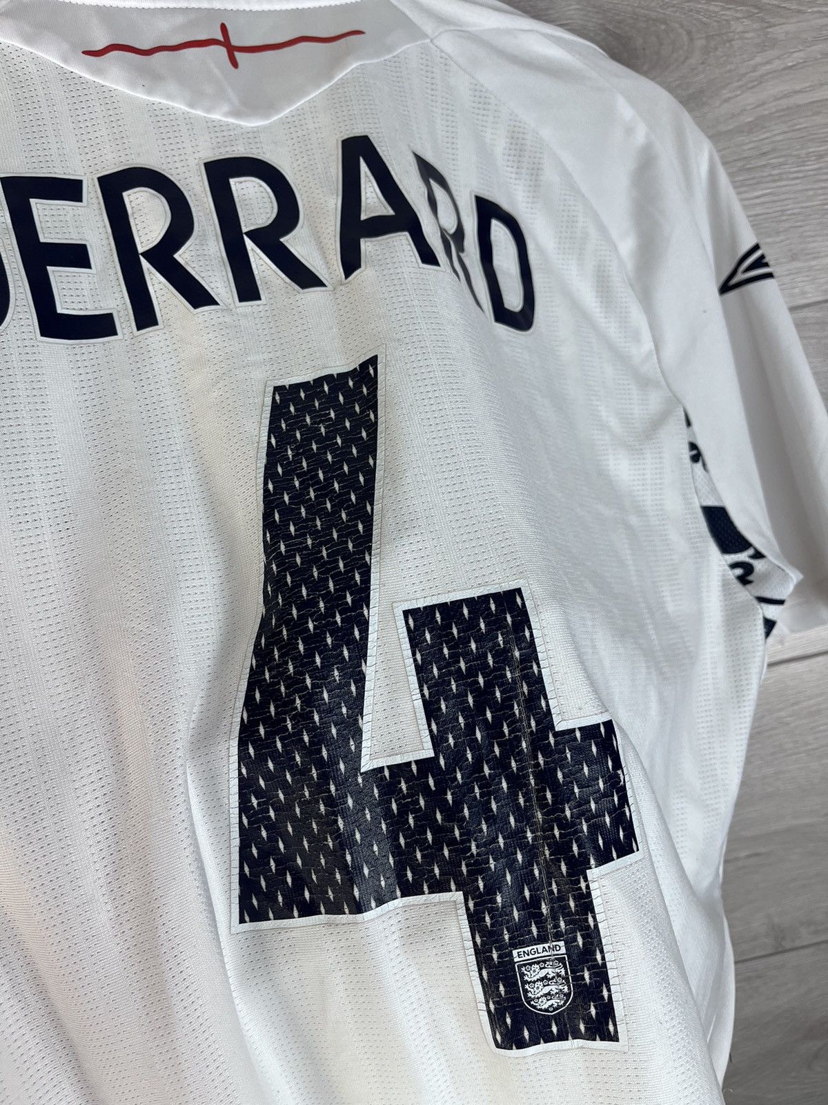 Umbro Vintage football t-shirt Umbro England #4 Gerrard size M 07s Size US M / EU 48-50 / 2 - 16 Thumbnail