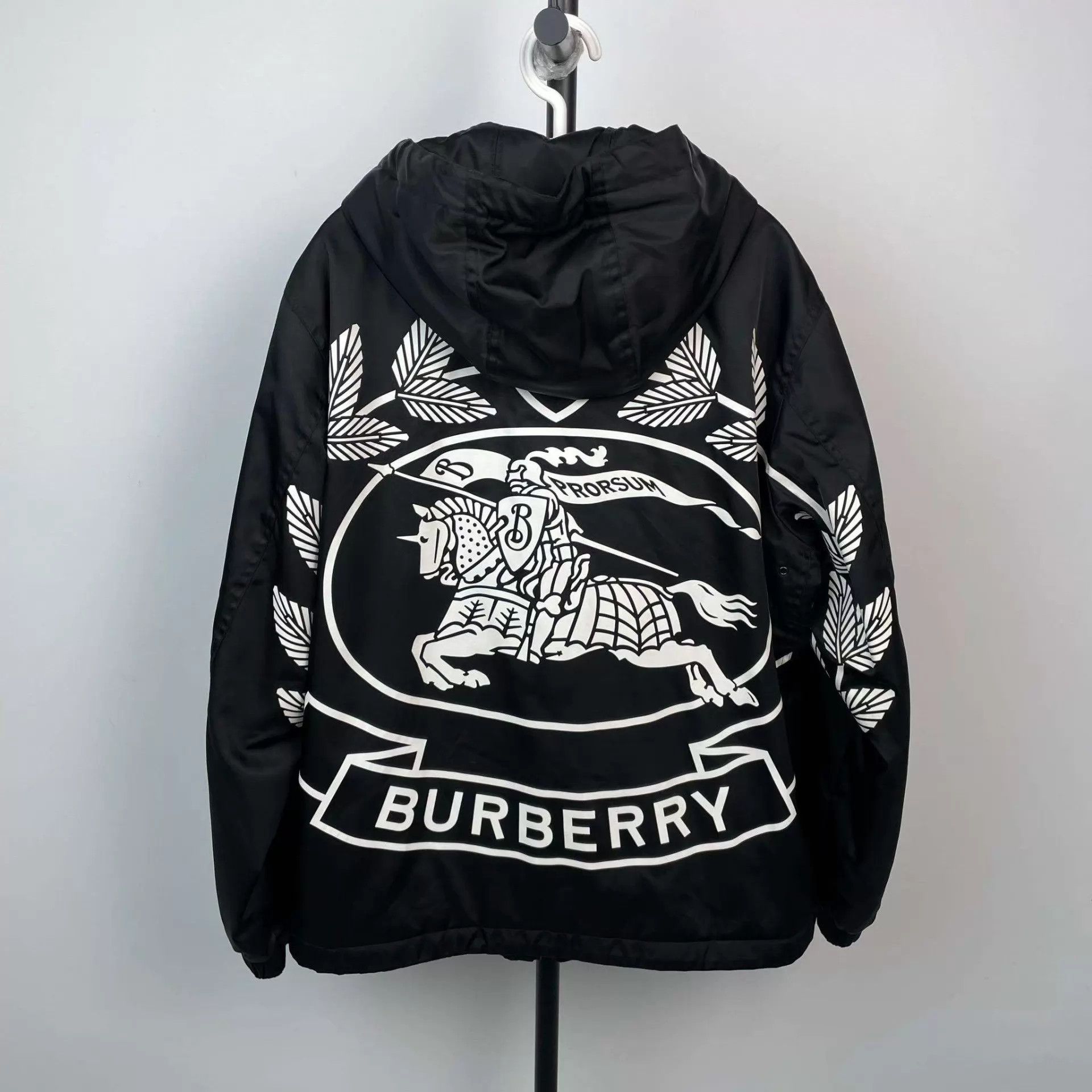 Burberry Burberry Horseferry Print Cotton Puffer Jacket M Black Size US M / EU 48-50 / 2 - 2 Thumbnail
