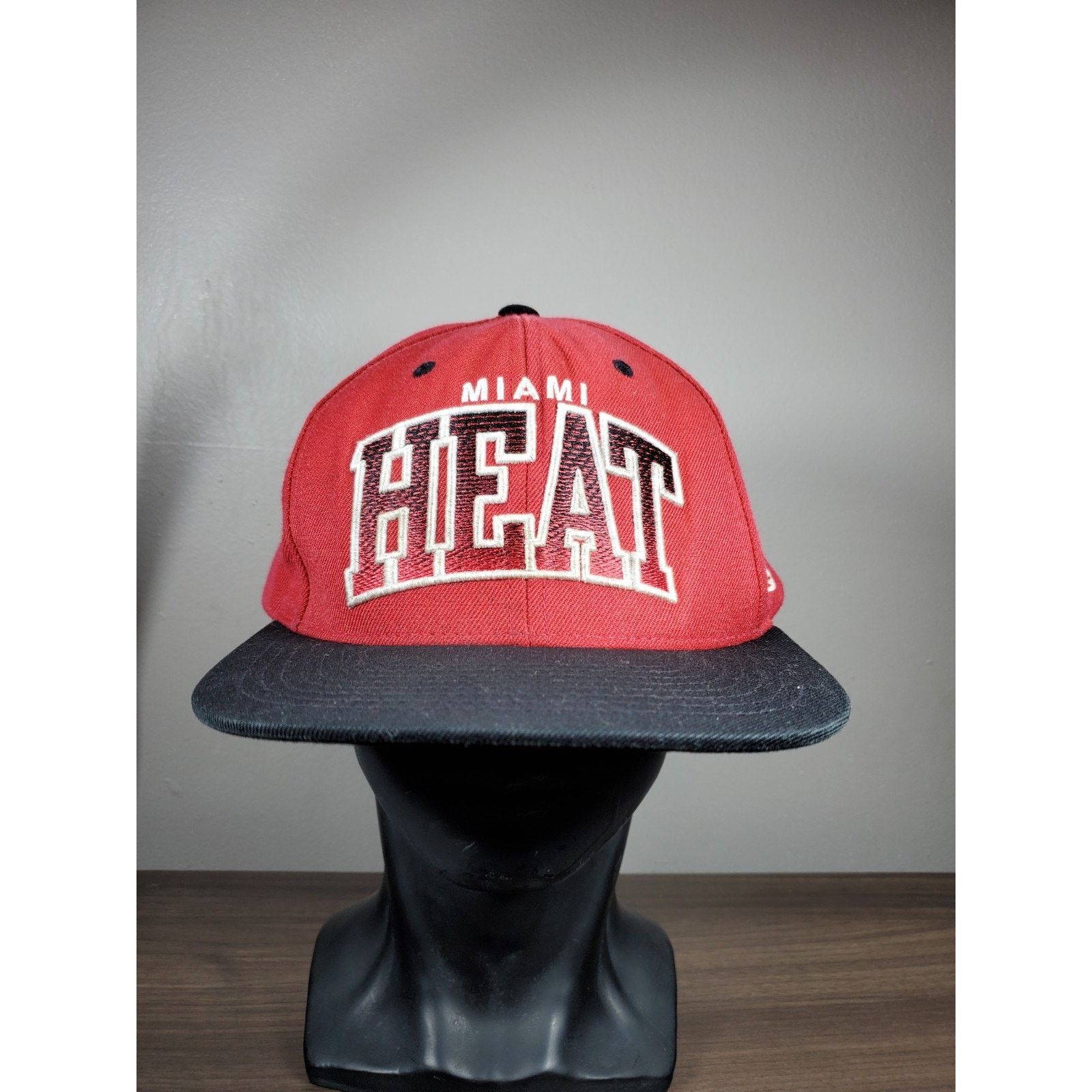 Mitchell & Ness × NBA NBA Hardwood Classic Miami Heat Baseball Cap Snapback Hat Size ONE SIZE - 2 Thumbnail