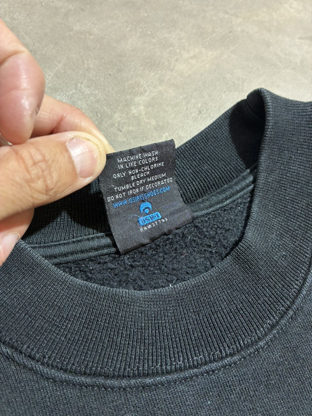 Osiris Osiris skull crewneck sweatshirt black L y2k skateboarding Size US L / EU 52-54 / 3 - 4 Thumbnail
