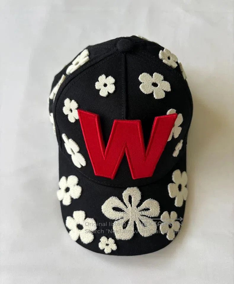 Walter Van Beirendonck Walter Van Beirendonck Floral Embroidered Black Cap. Size ONE SIZE - 2 Thumbnail